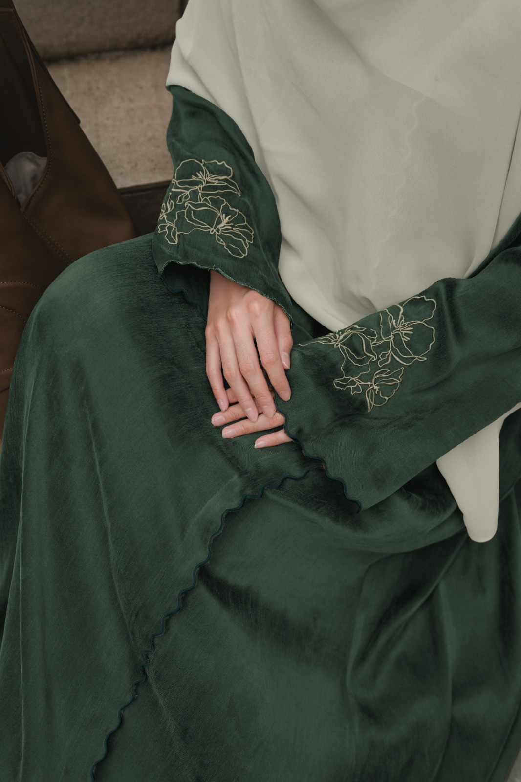 AYUMI EMBROIDERY DRESS
