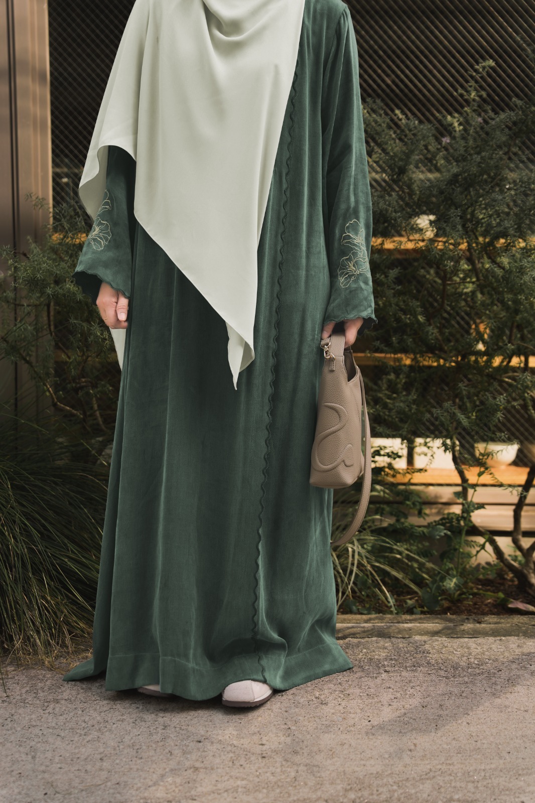 AYUMI EMBROIDERY DRESS