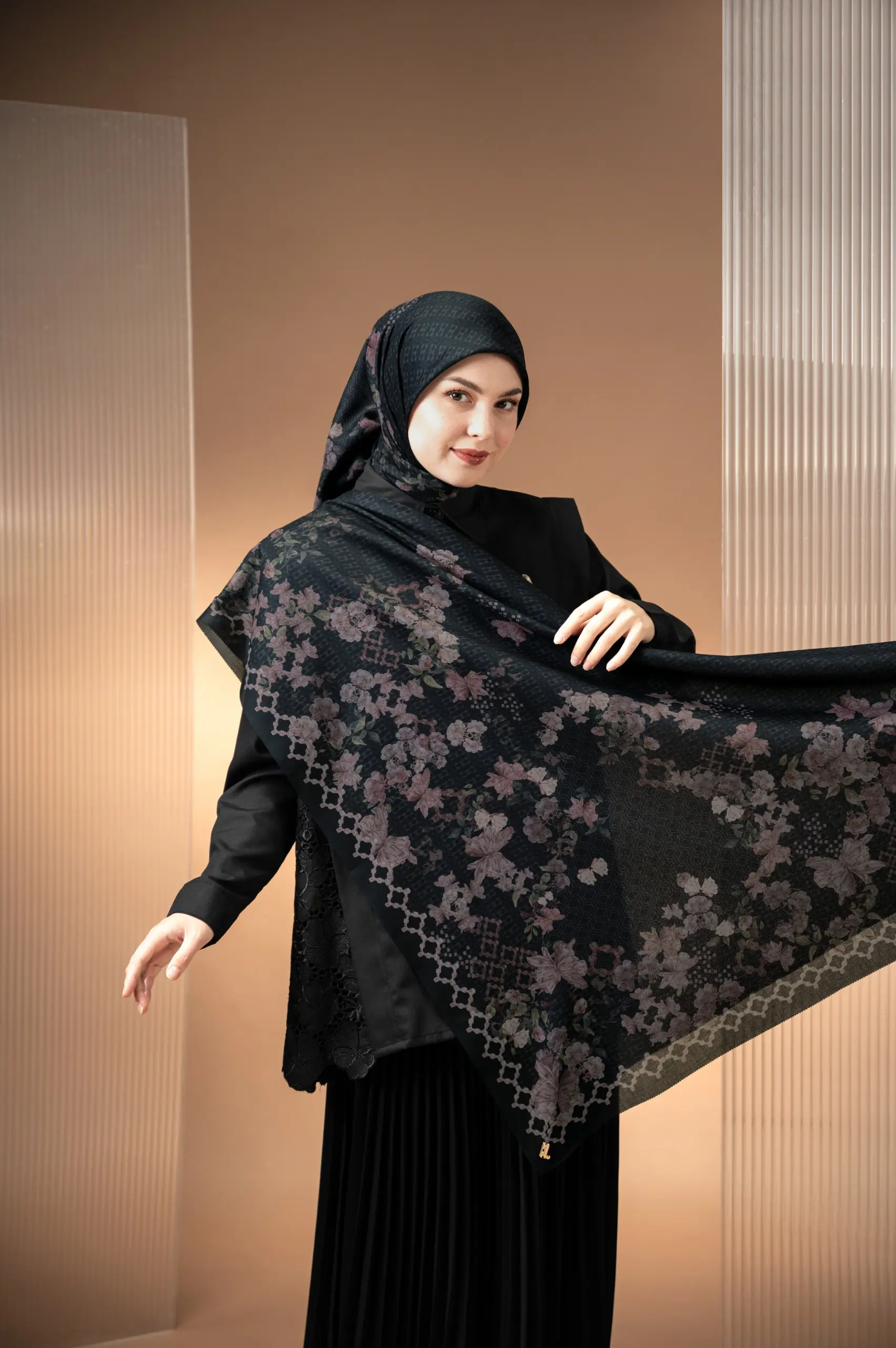 RIELLE SCARF CAVIAR
