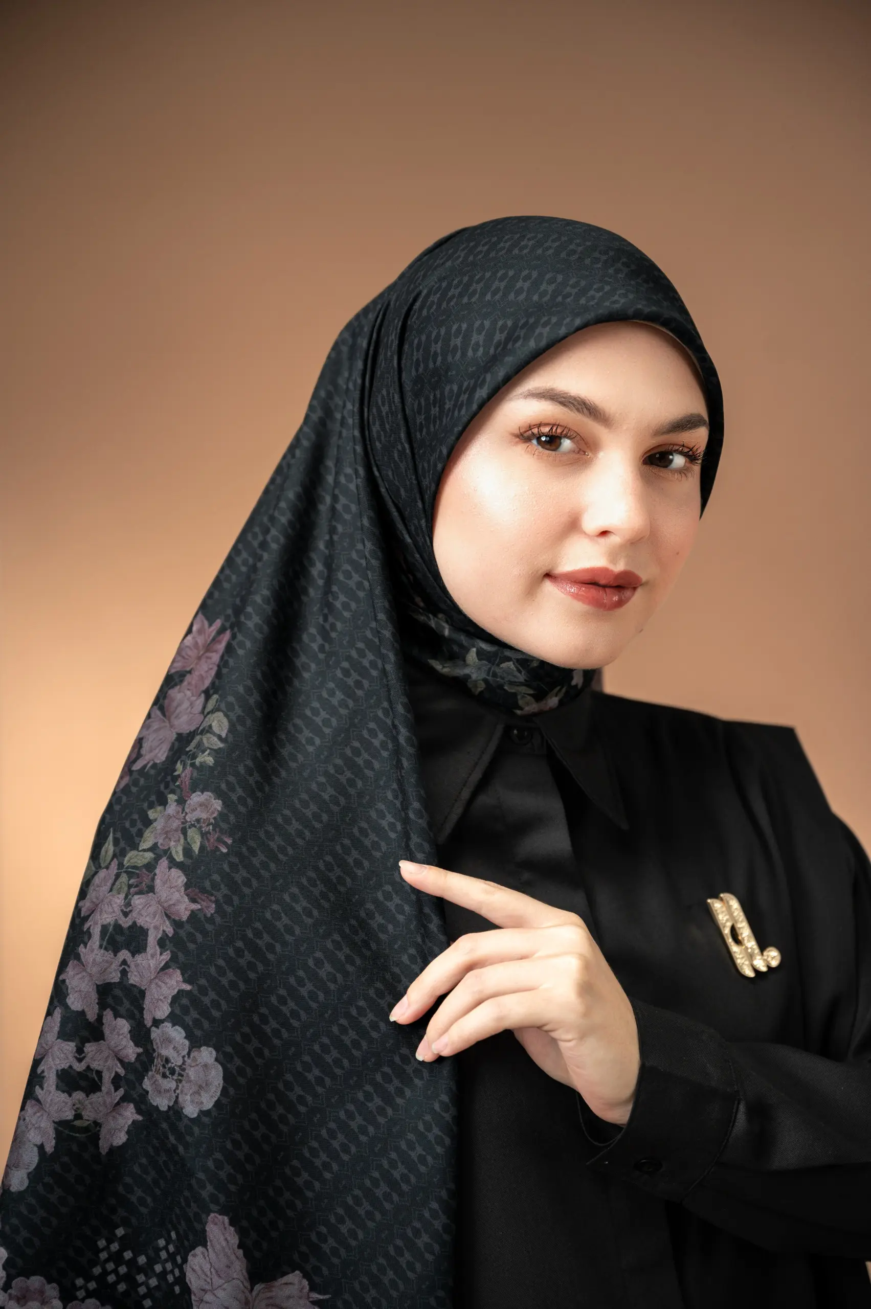 RIELLE SCARF CAVIAR