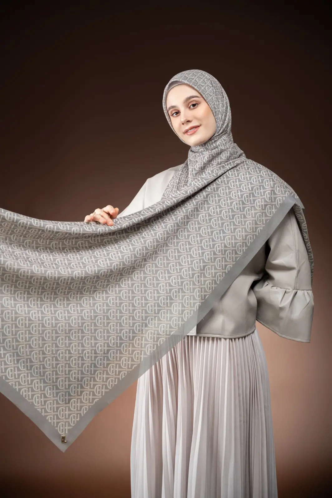 HLC SCARF SEAGRASS