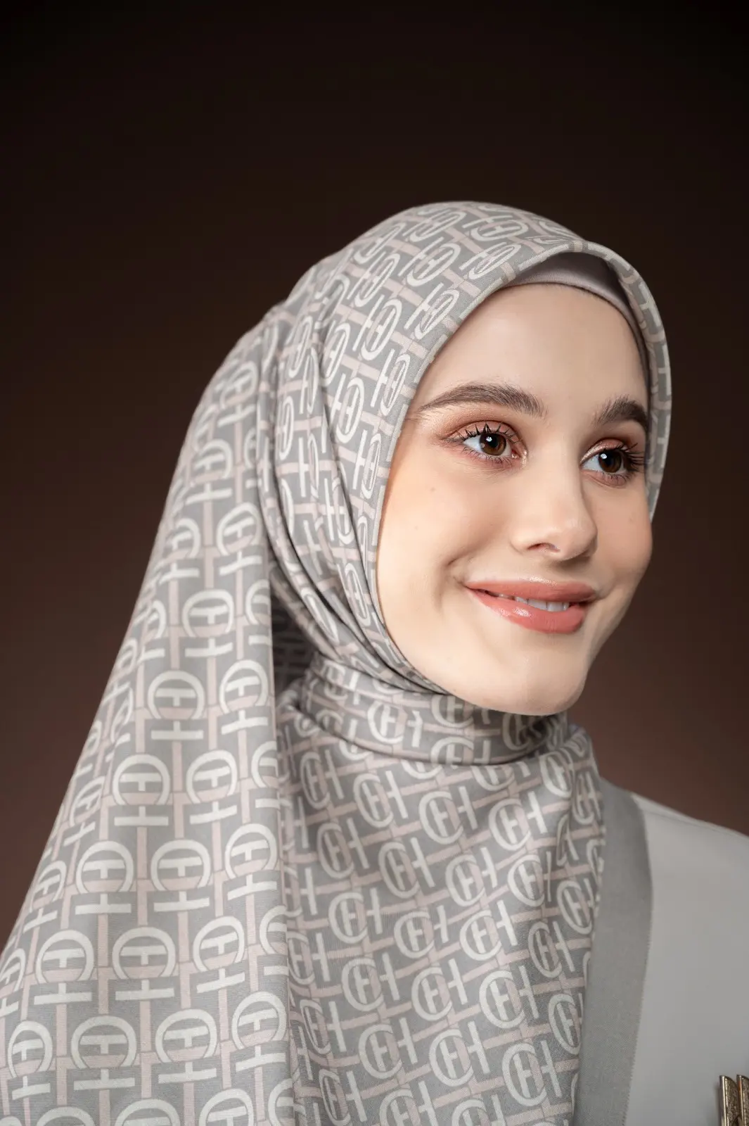 HLC SCARF SEAGRASS
