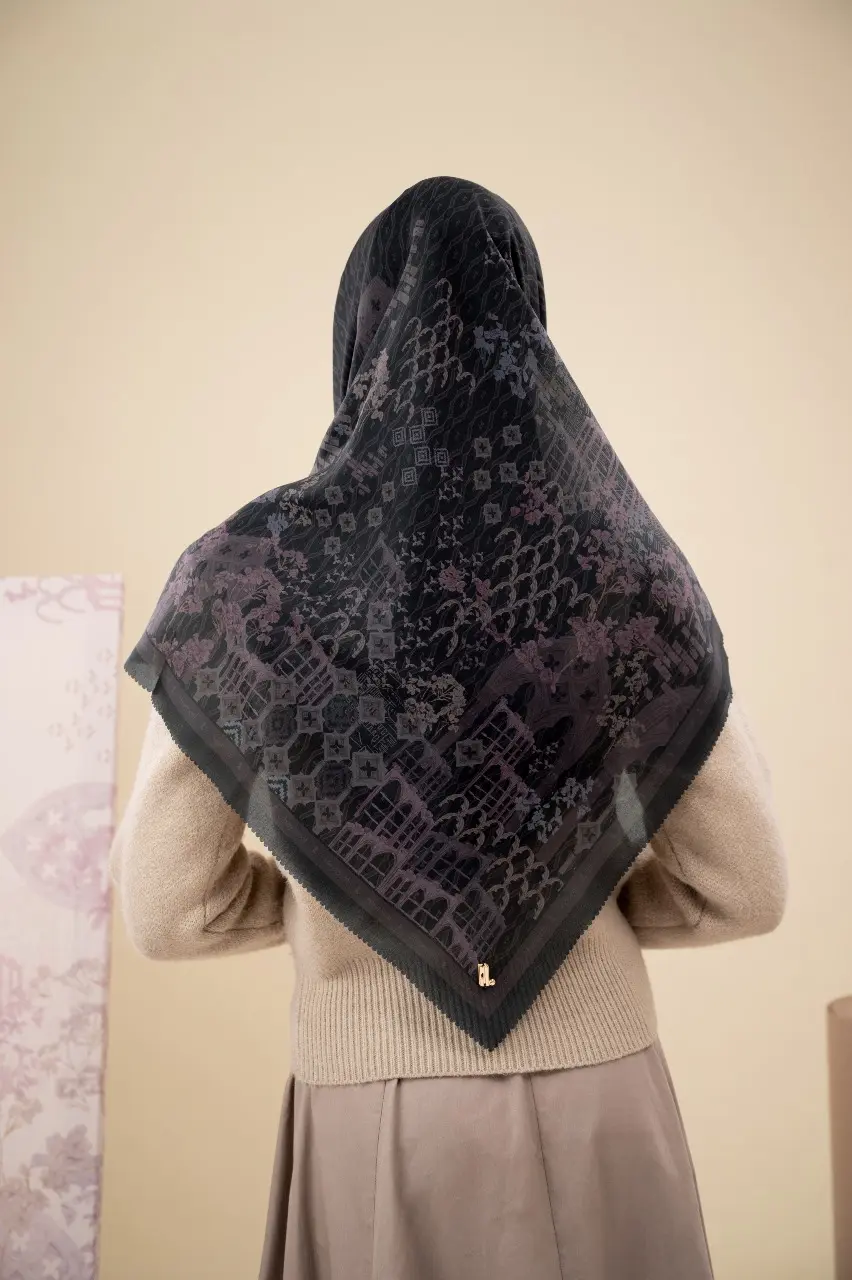 BERGAMO SCARF RAVEN