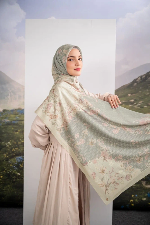 Image of LUMINOSA SCARF ETHER