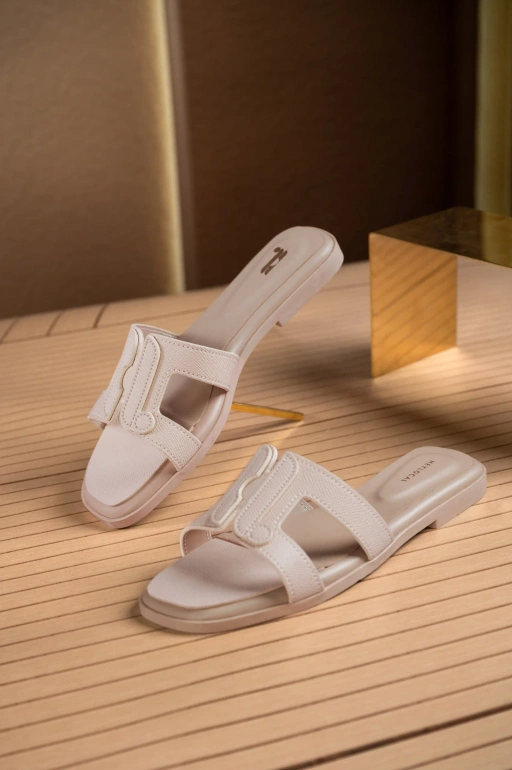 Image of FERMO SANDAL IVORY