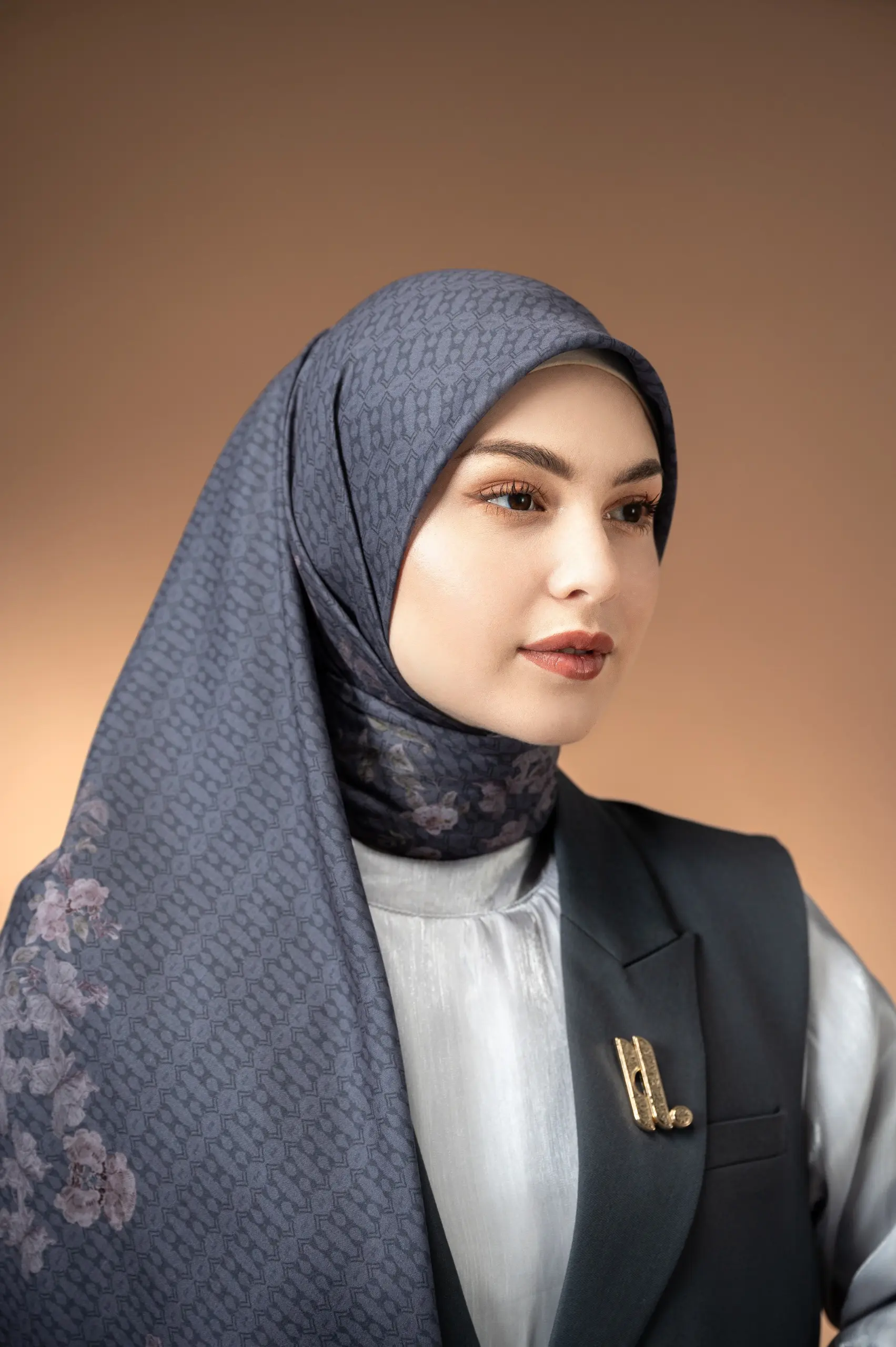 RIELLE SCARF LUPINE