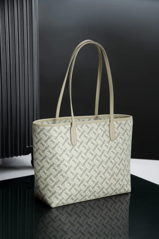 Image of HLC TOTEBAG SMOKE