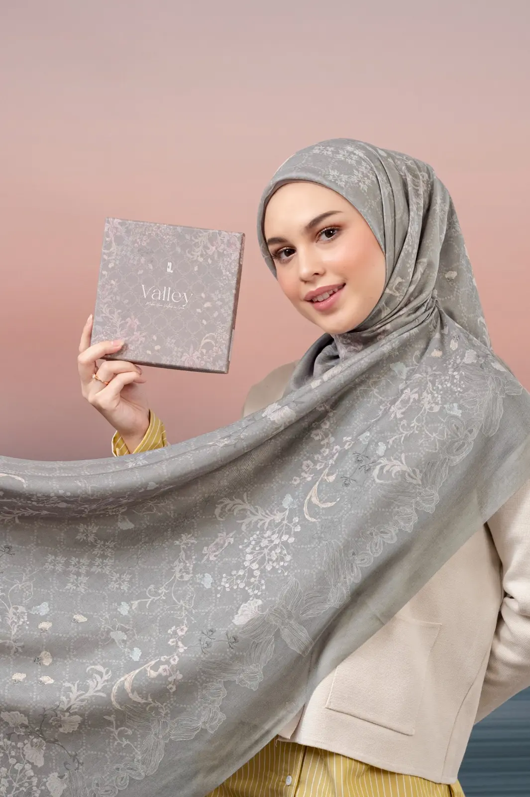 VALLEY SCARF DEVALIA