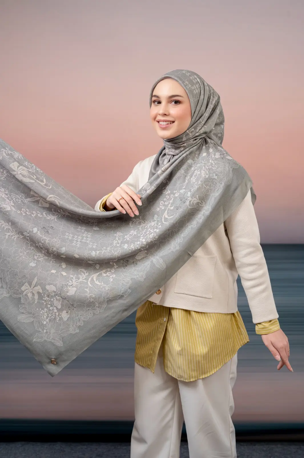 VALLEY SCARF DEVALIA
