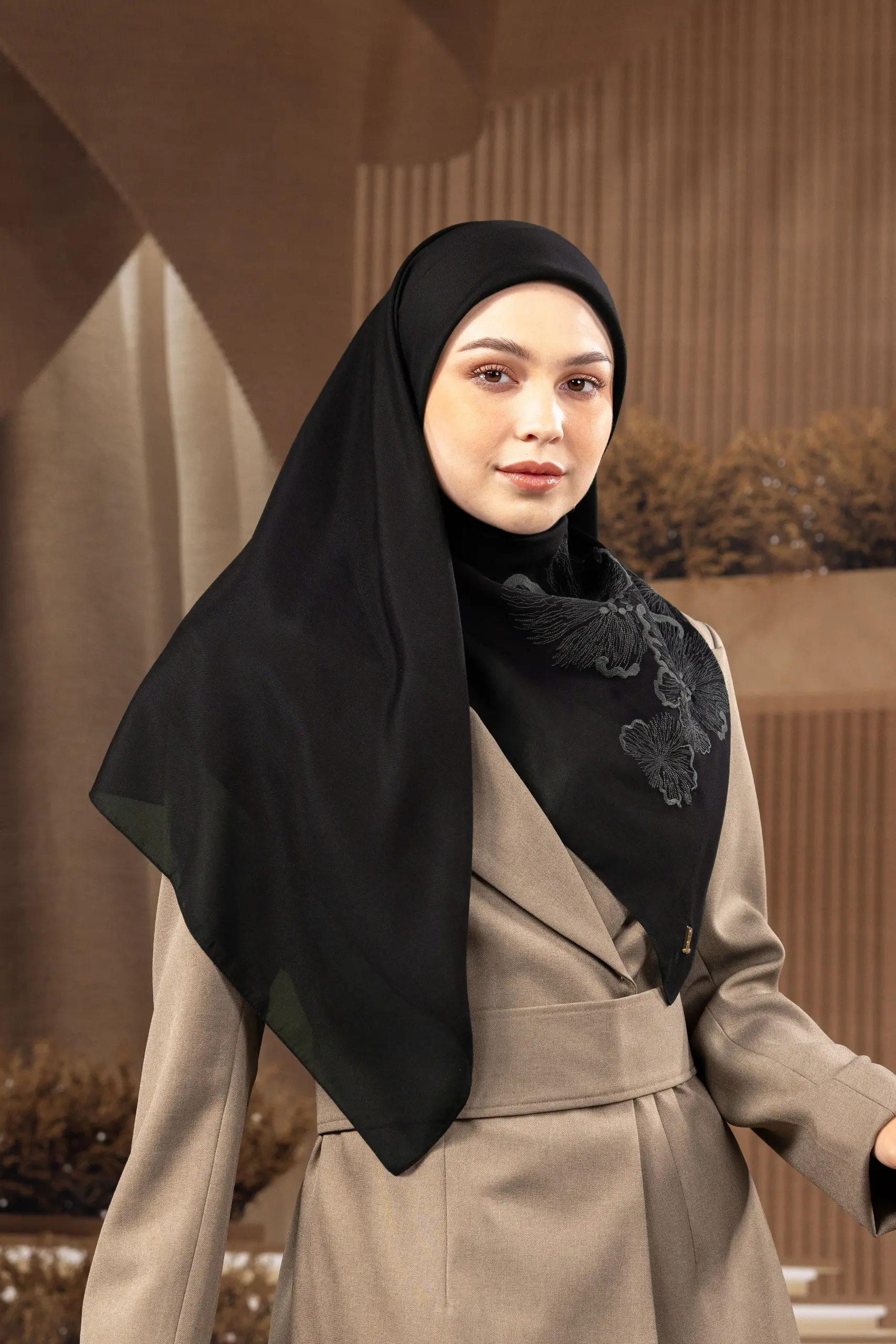 EMBRODIÈRE SCARF NIGHTFALL