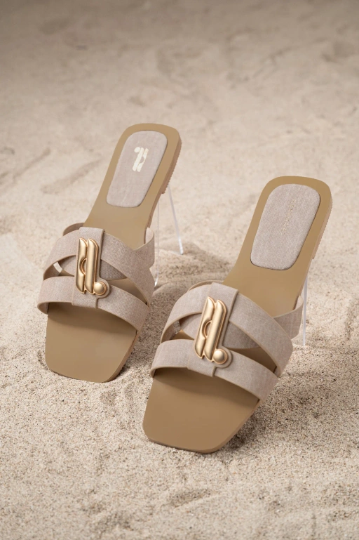 Image of DIXIE FLAT SANDAL OAT JEANS