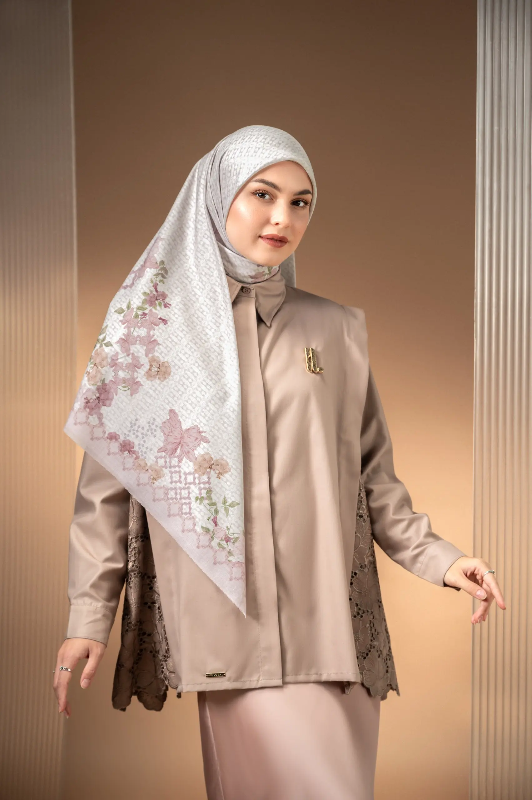 RIELLE SCARF IVORISH