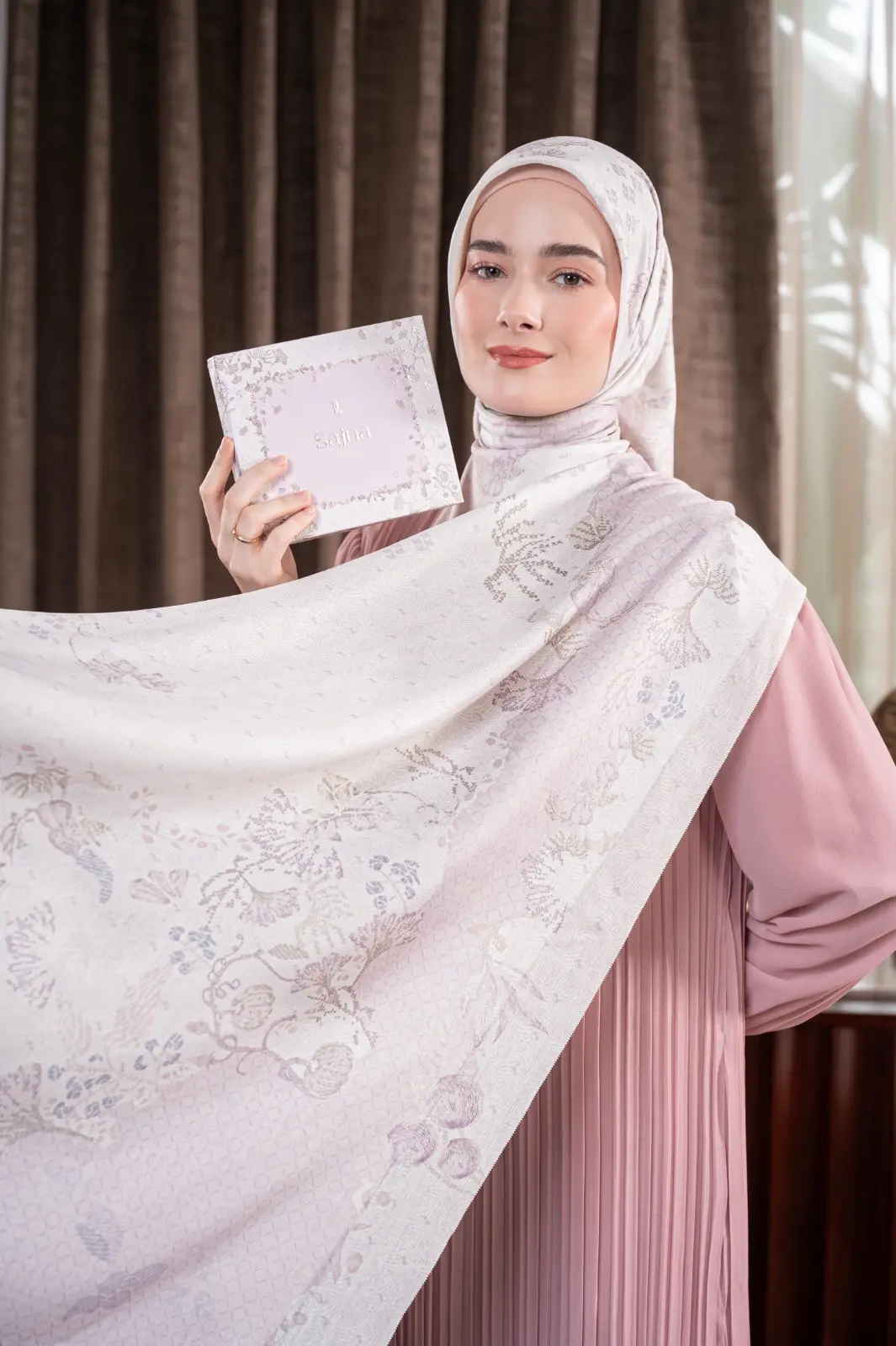 SAJNA SCARF PEARL