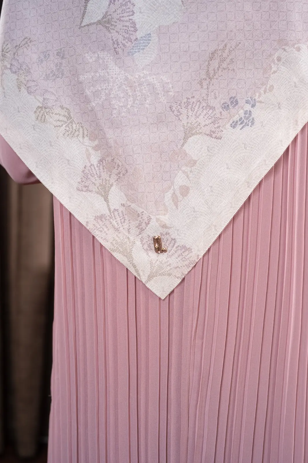 SAJNA SCARF PEARL