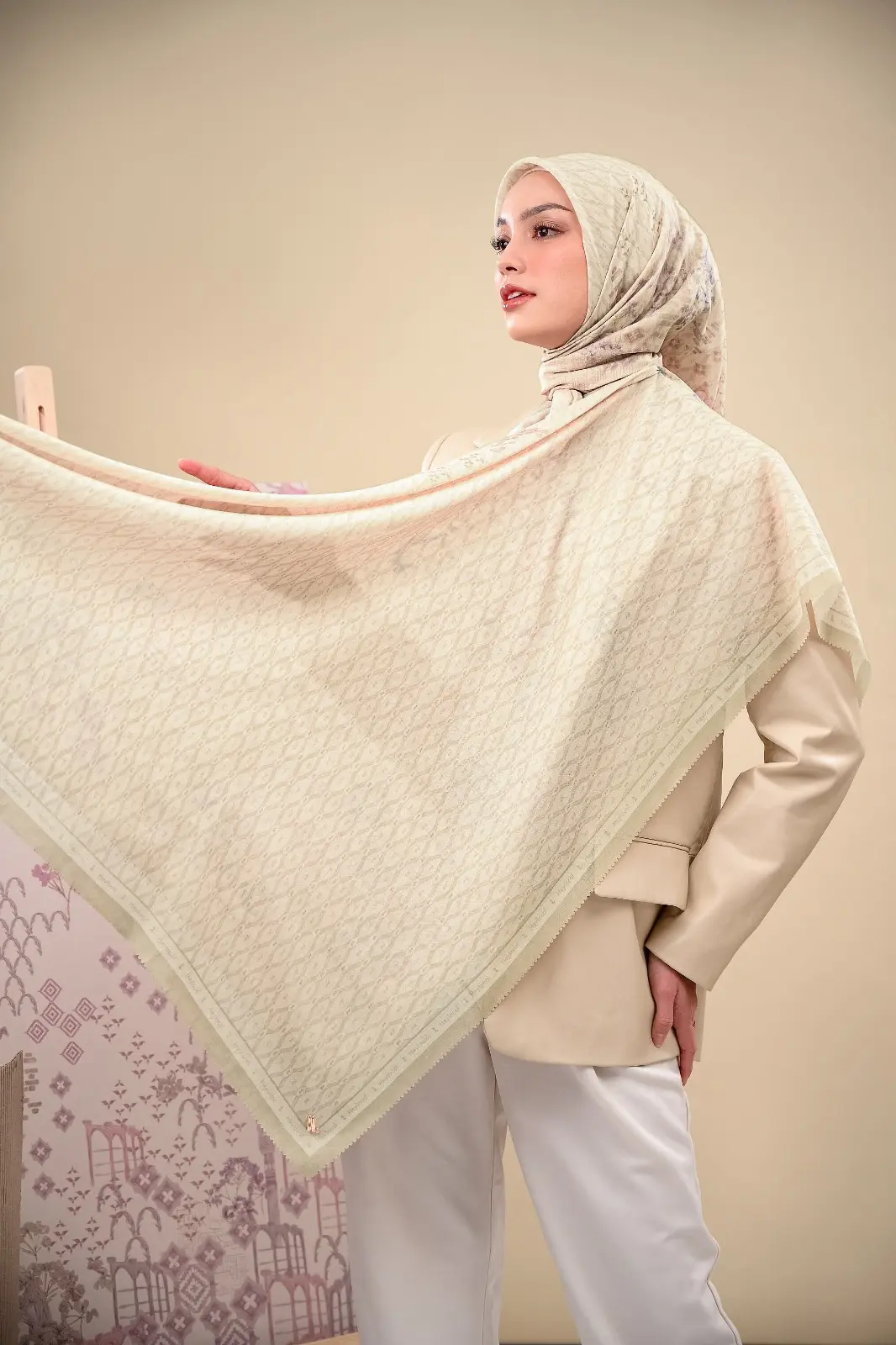 BERGAMO SCARF BUTTER