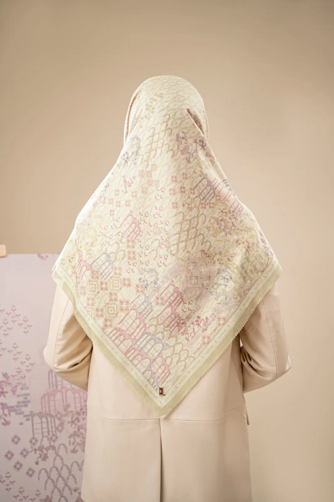 BERGAMO SCARF BUTTER