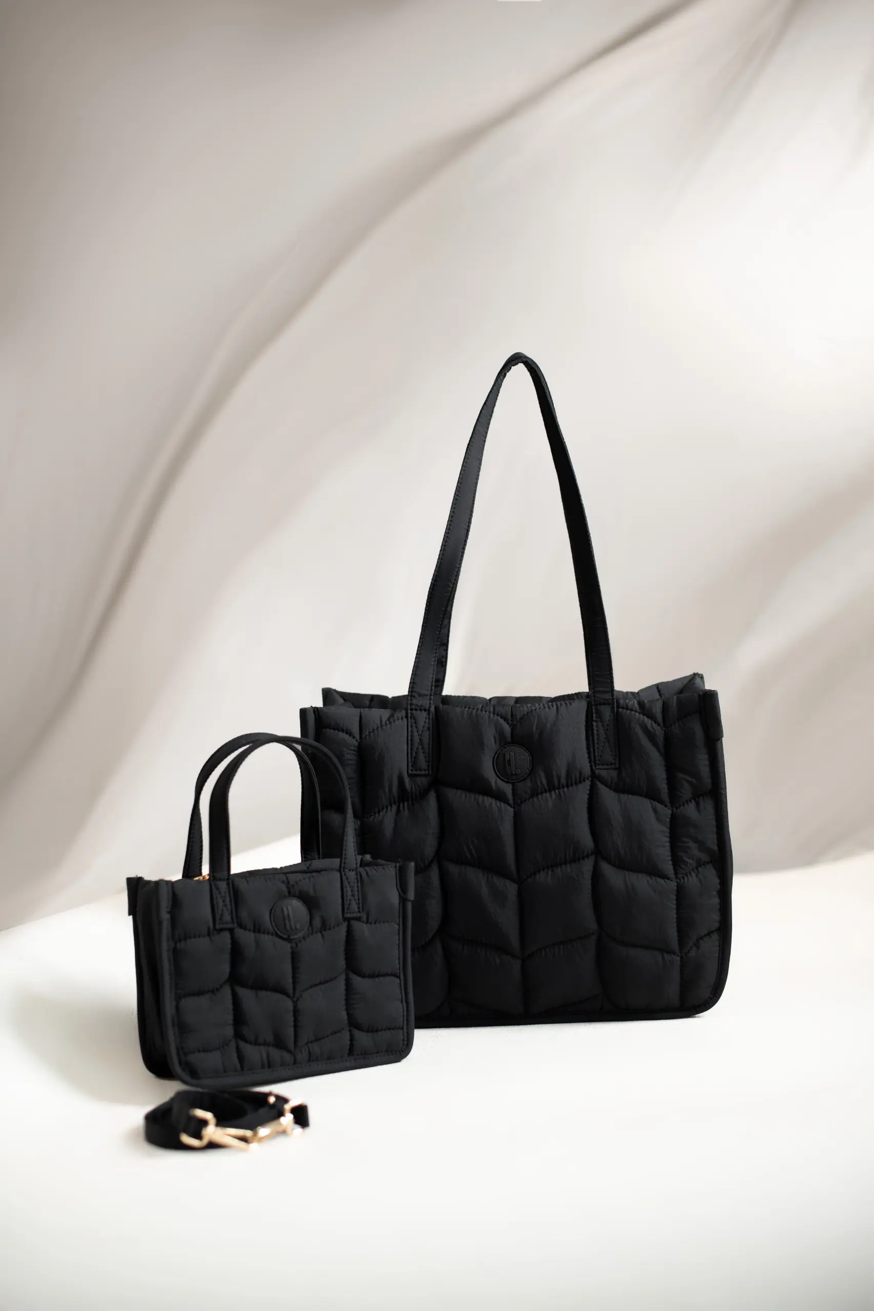 FLUFF TOTEBAG BLACK