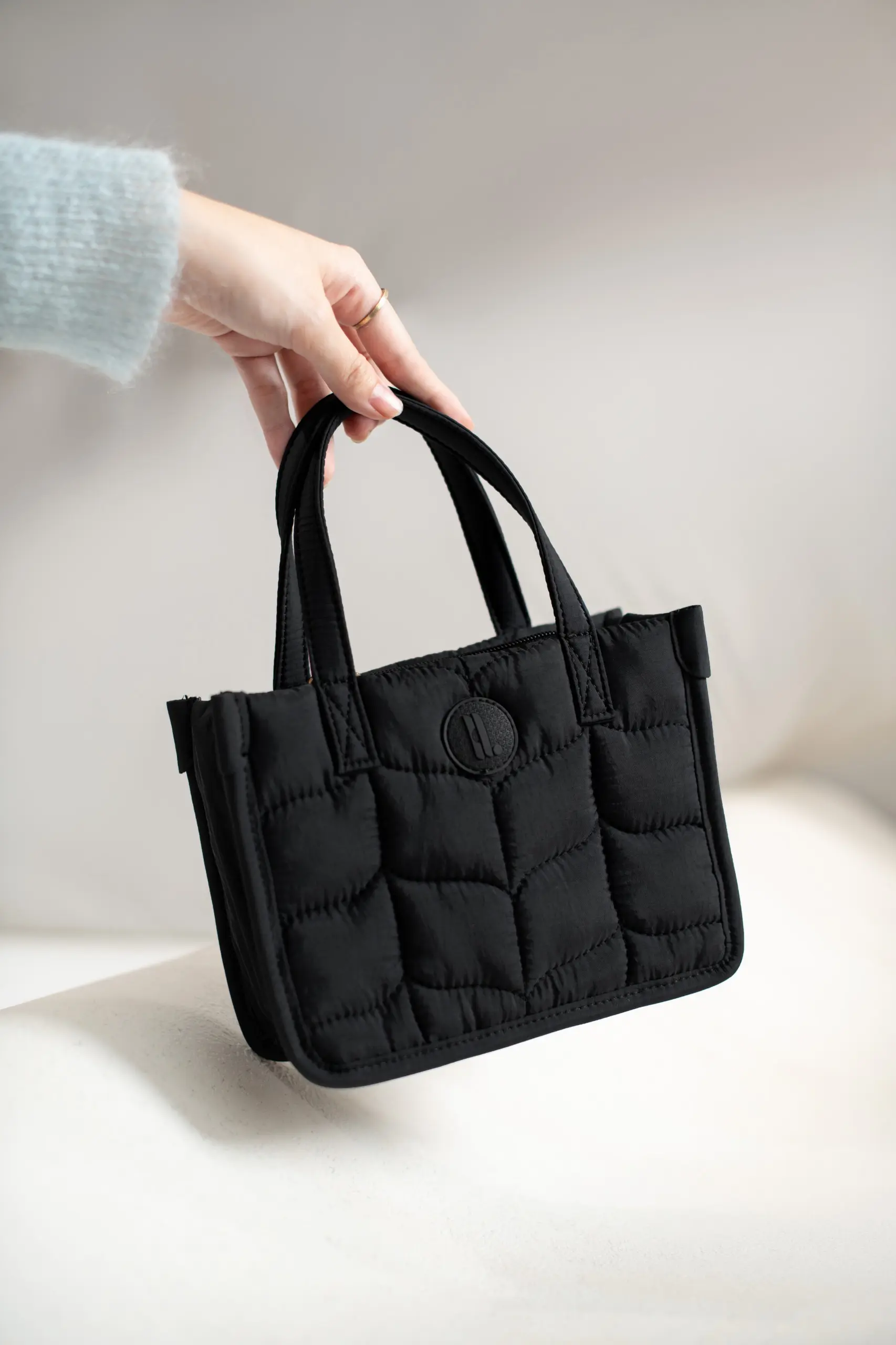 FLUFF TOTEBAG BLACK