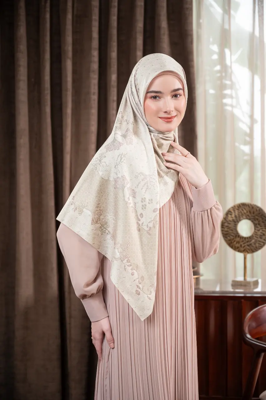 SAJNA SCARF MACADAMIA