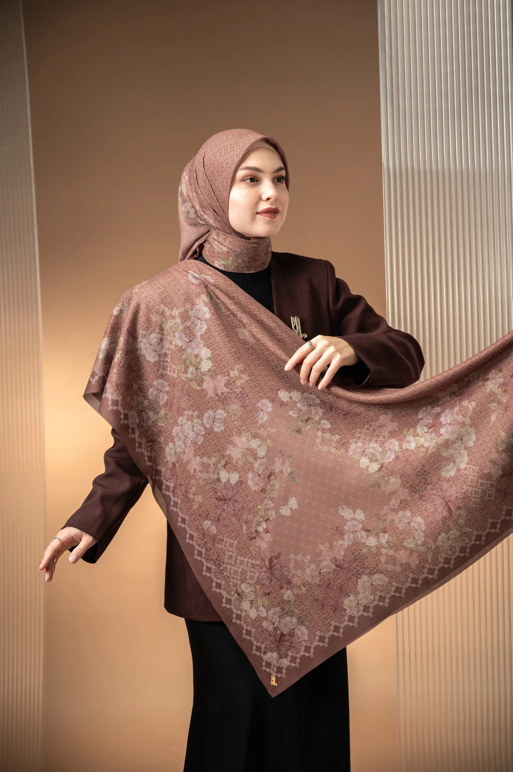 RIELLE SCARF AUBURN
