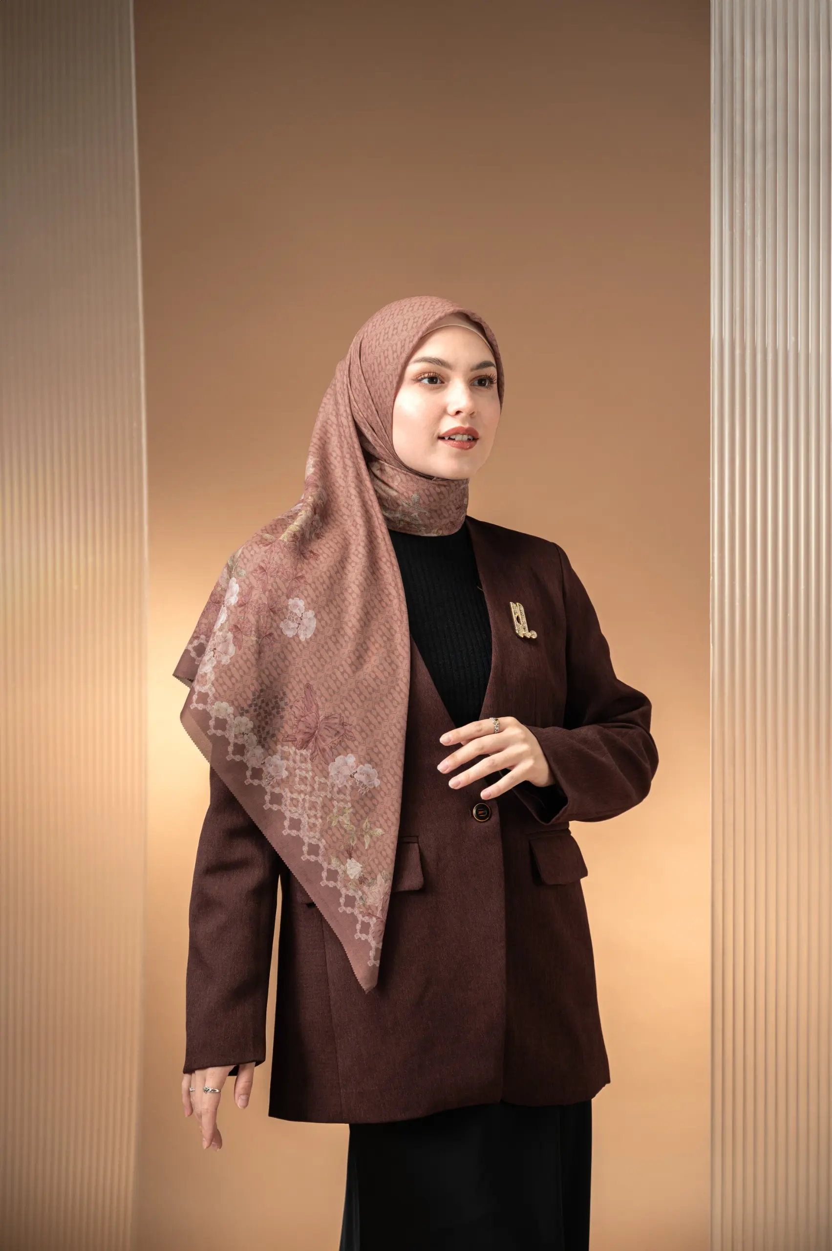 RIELLE SCARF AUBURN