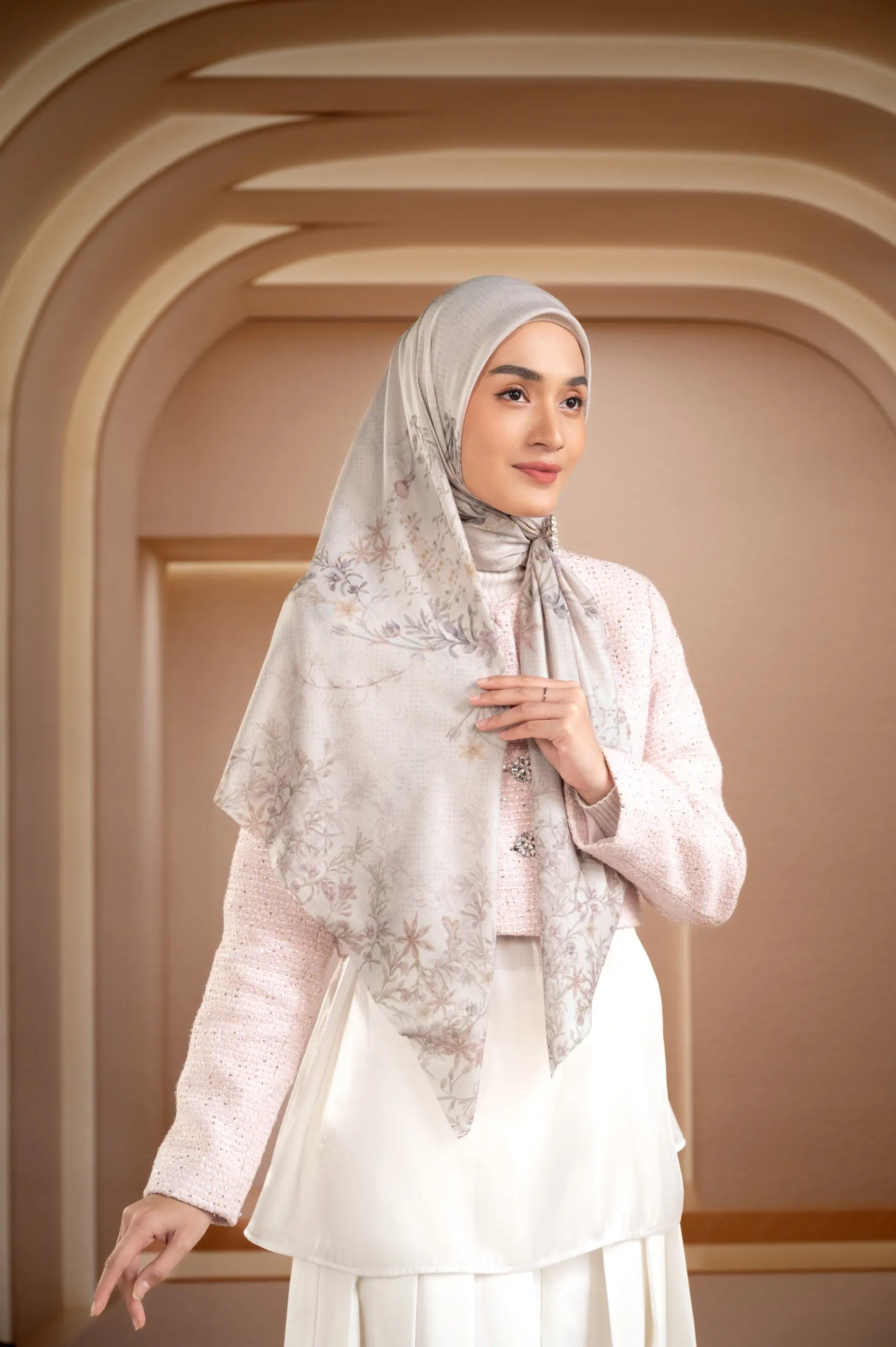 AROMÉ SCARF BONE