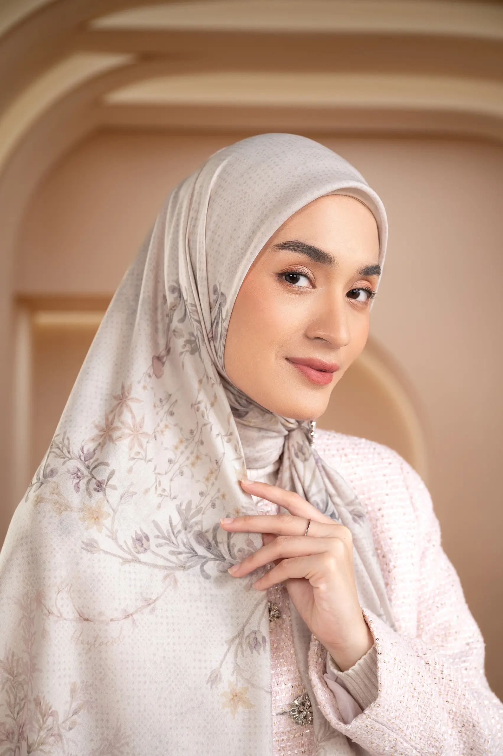 AROMÉ SCARF BONE