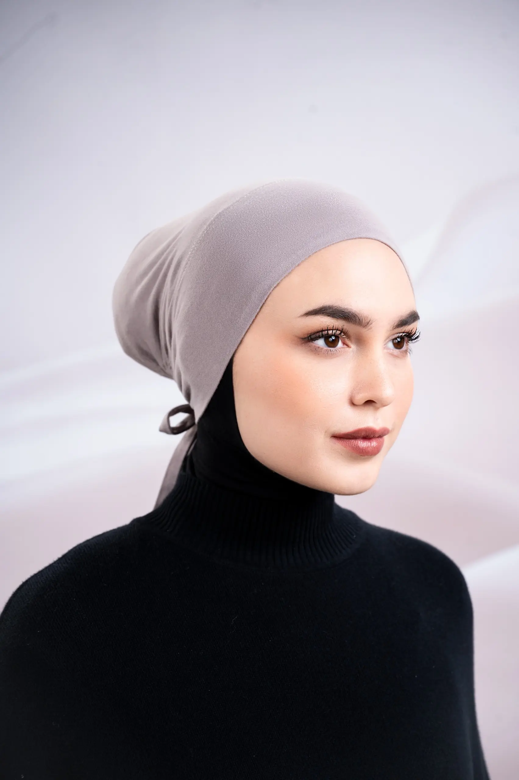 LYN UNDERSCARF WARM GREY