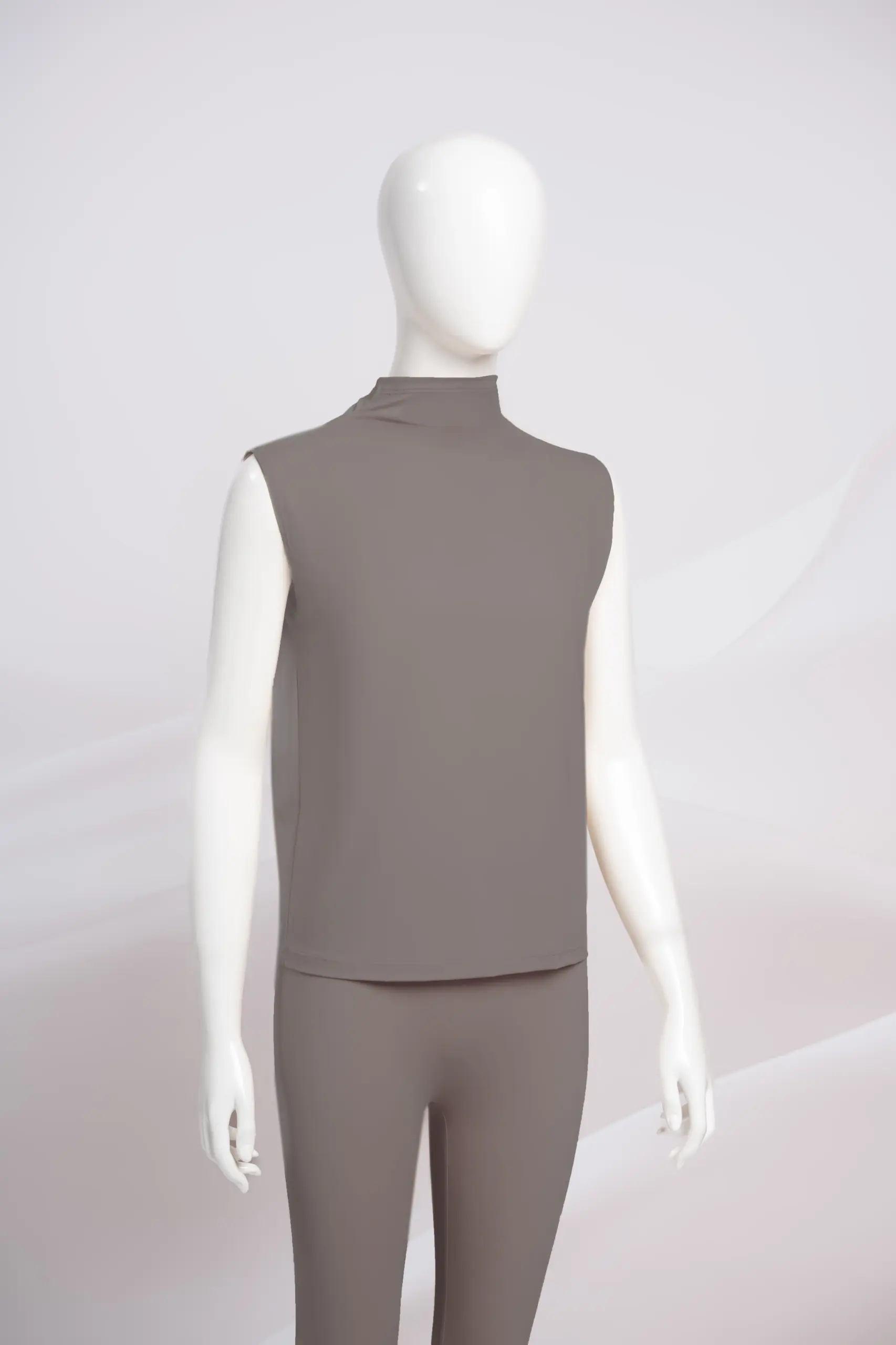 LYN HIGHNECK SLEEVELESS INNER T