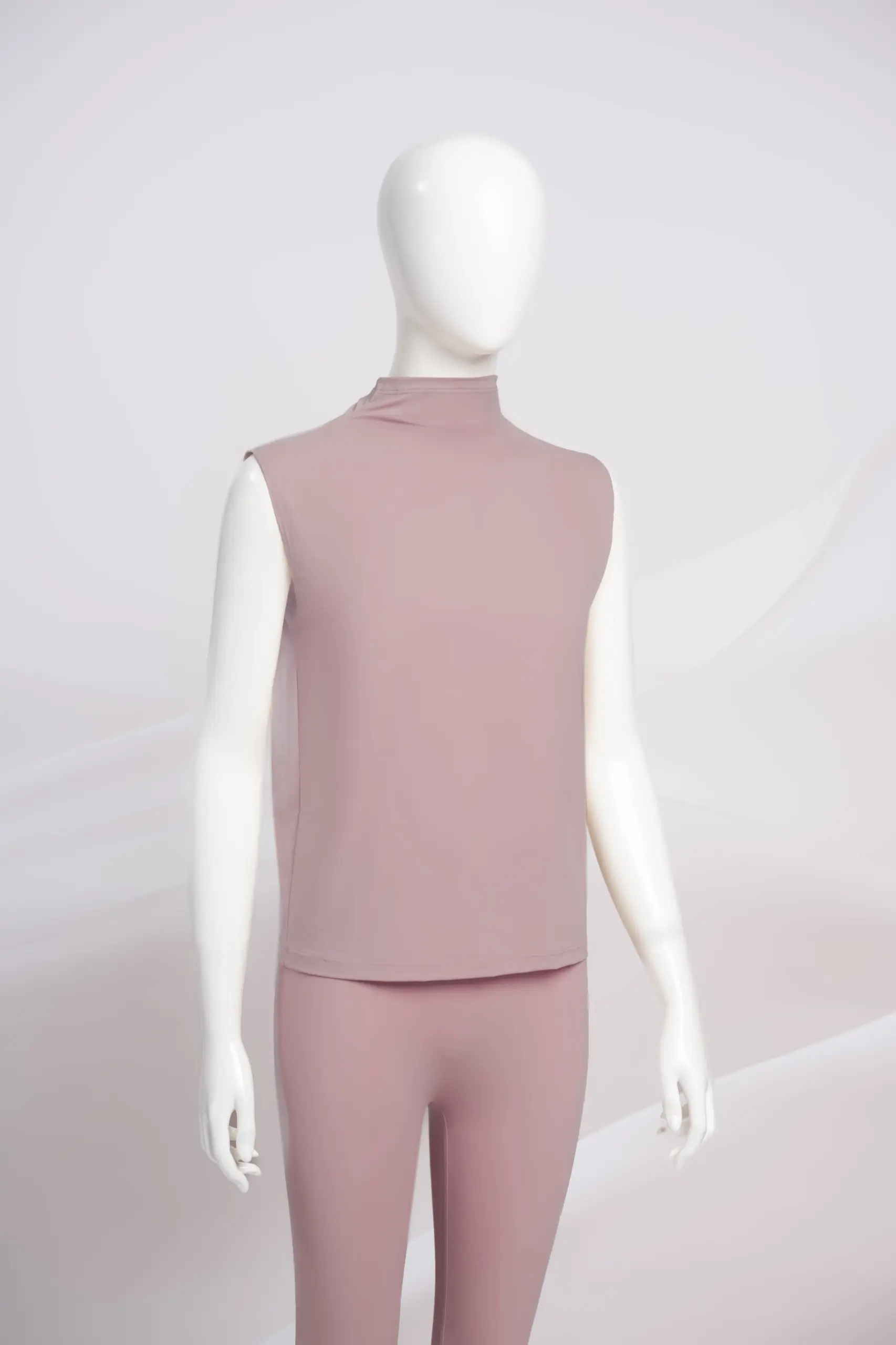 LYN HIGHNECK SLEEVELESS INNER T