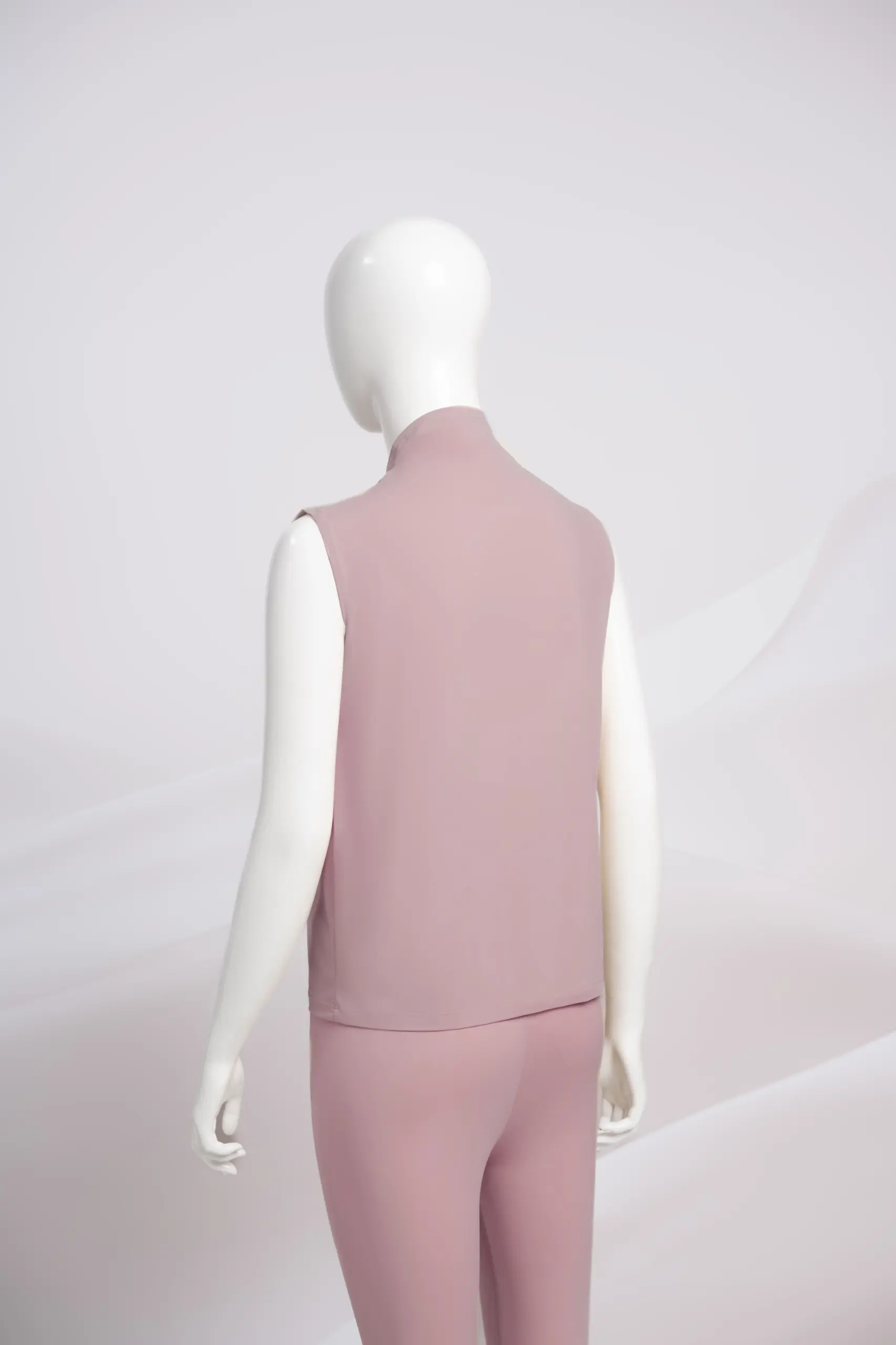LYN HIGHNECK SLEEVELESS INNER T