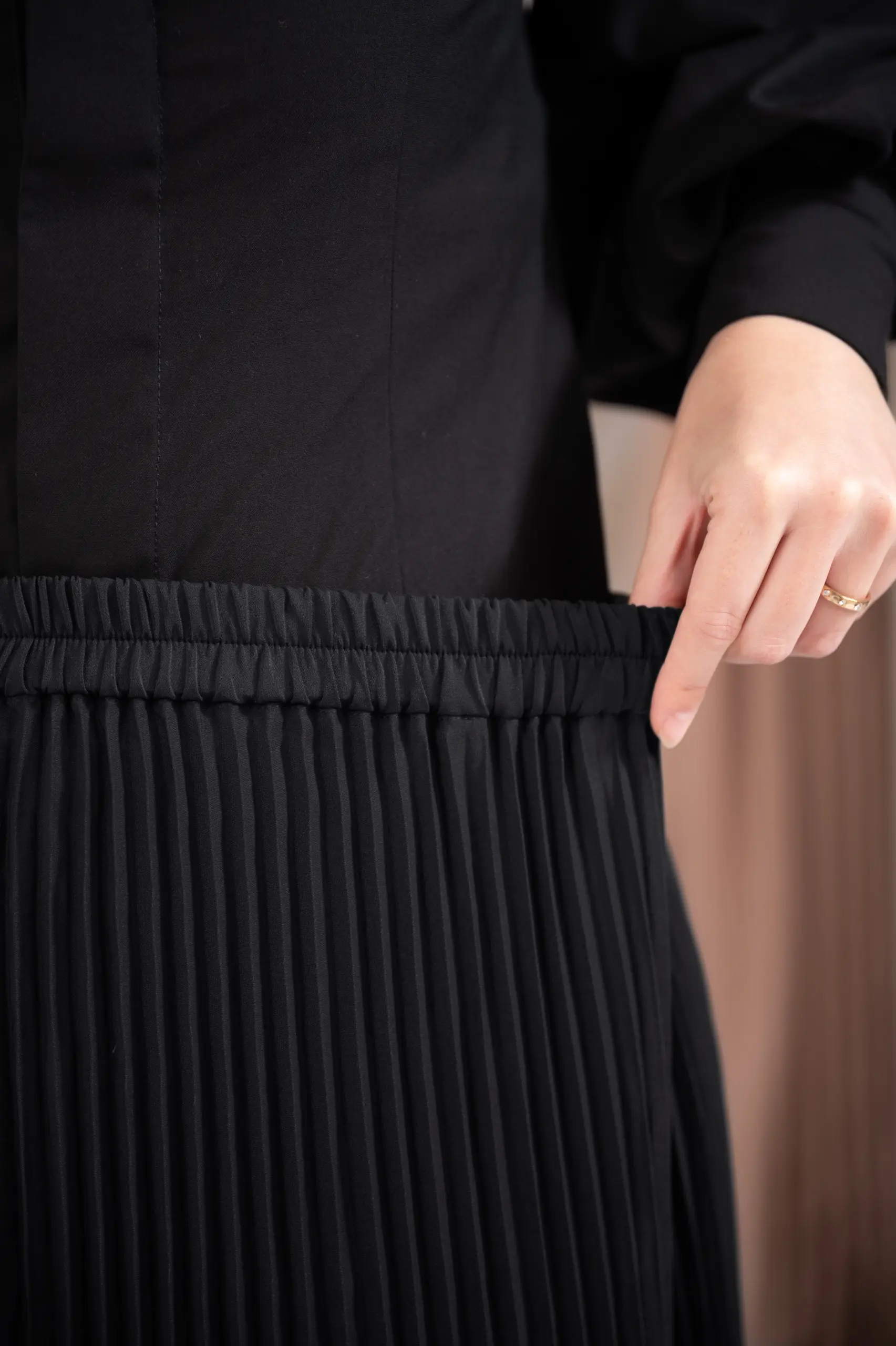 PLISSE PLEATED SKIRT CHARCOAL