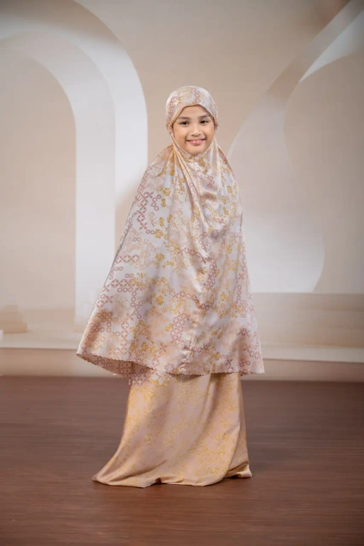 Image of SANGGA PRAYER SET KIDS CHESNUT