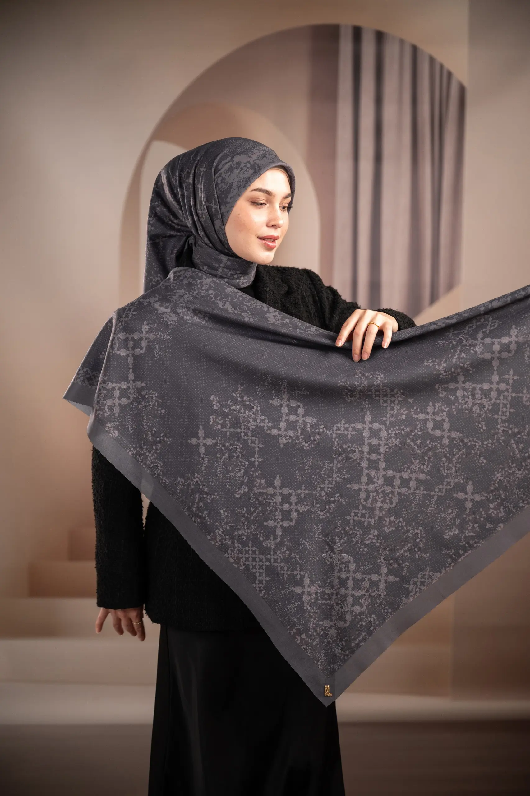 SANGGA SCARF STONE