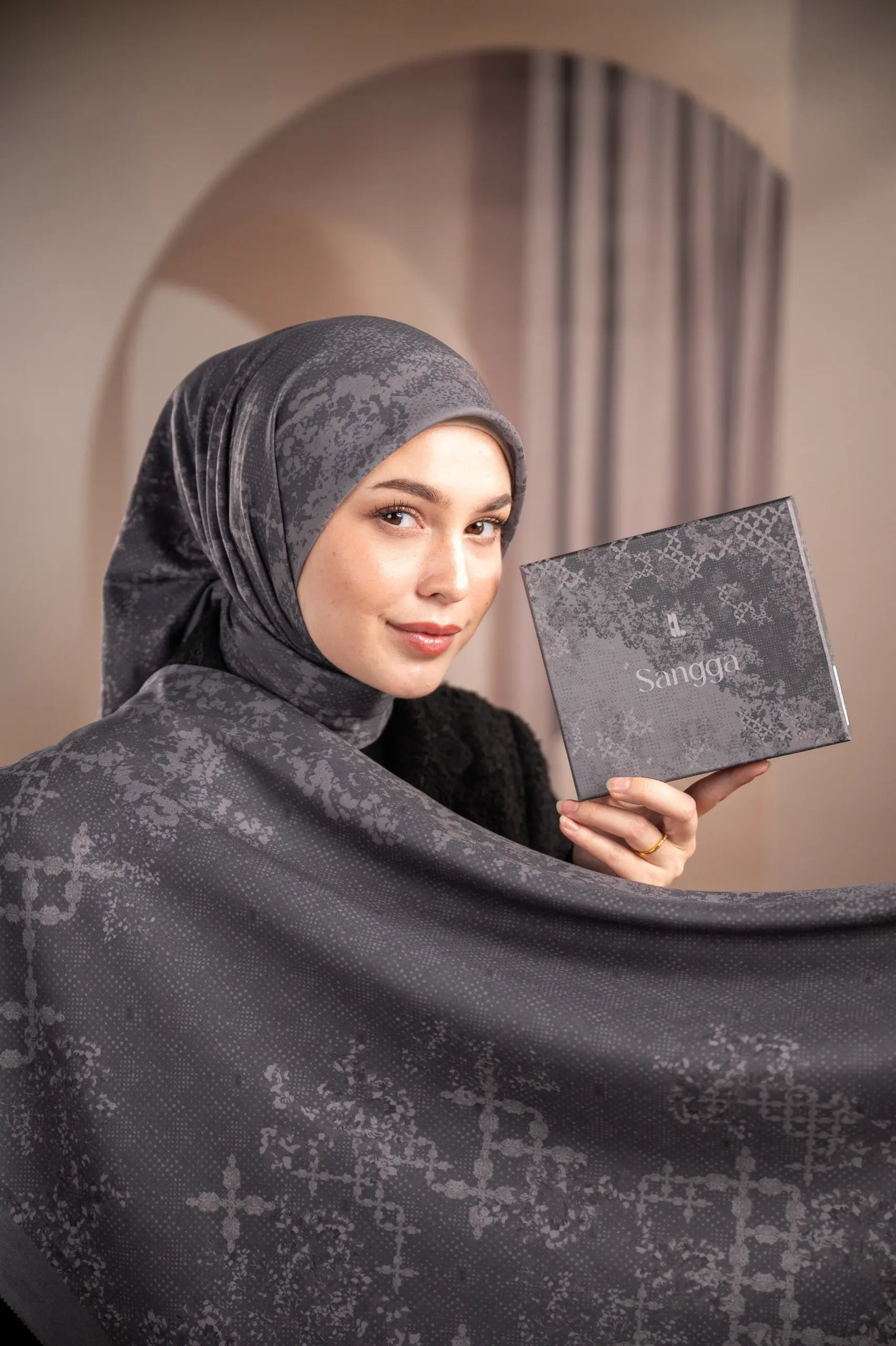SANGGA SCARF STONE
