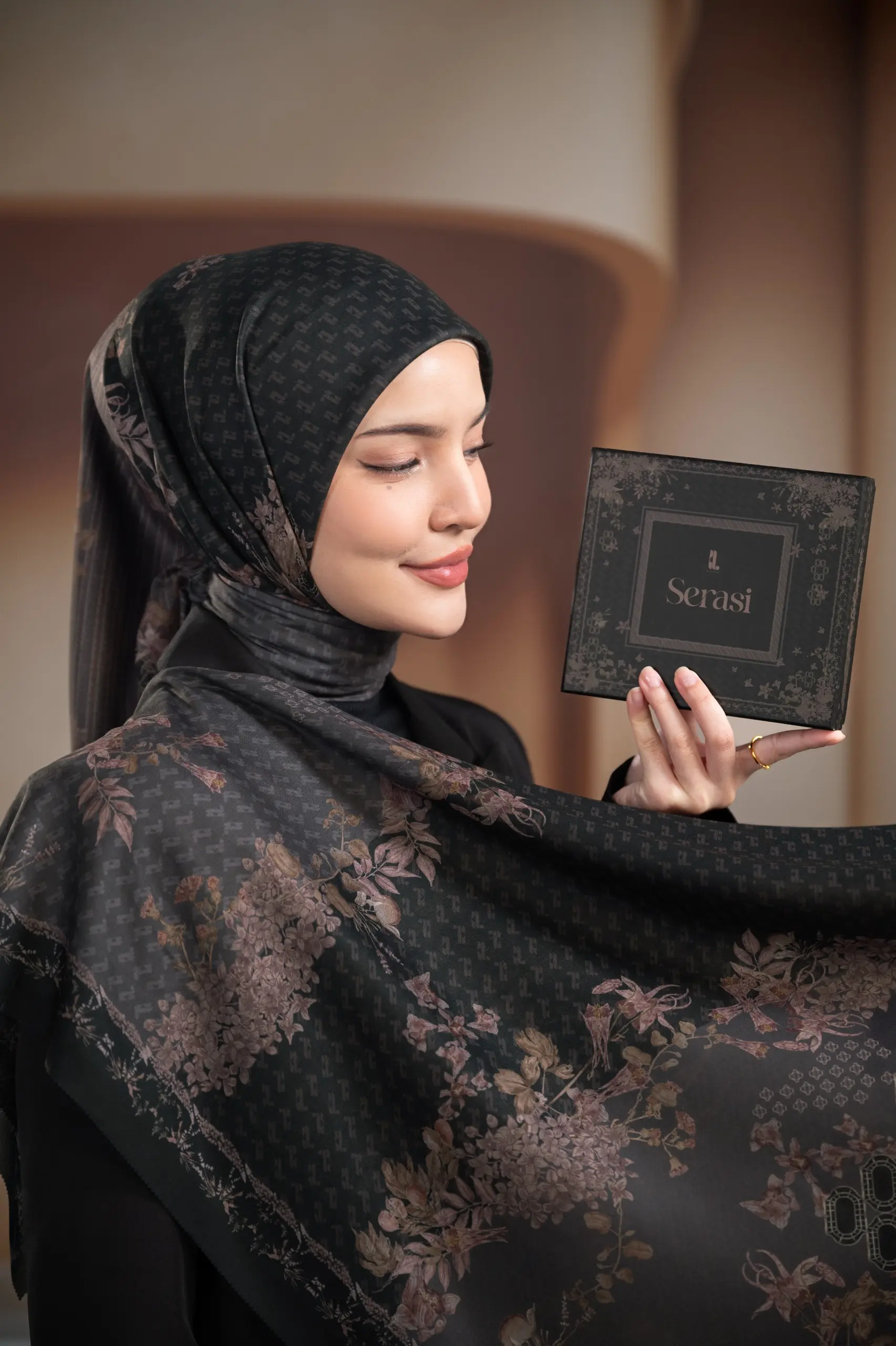 SERASI SCARF BLACK