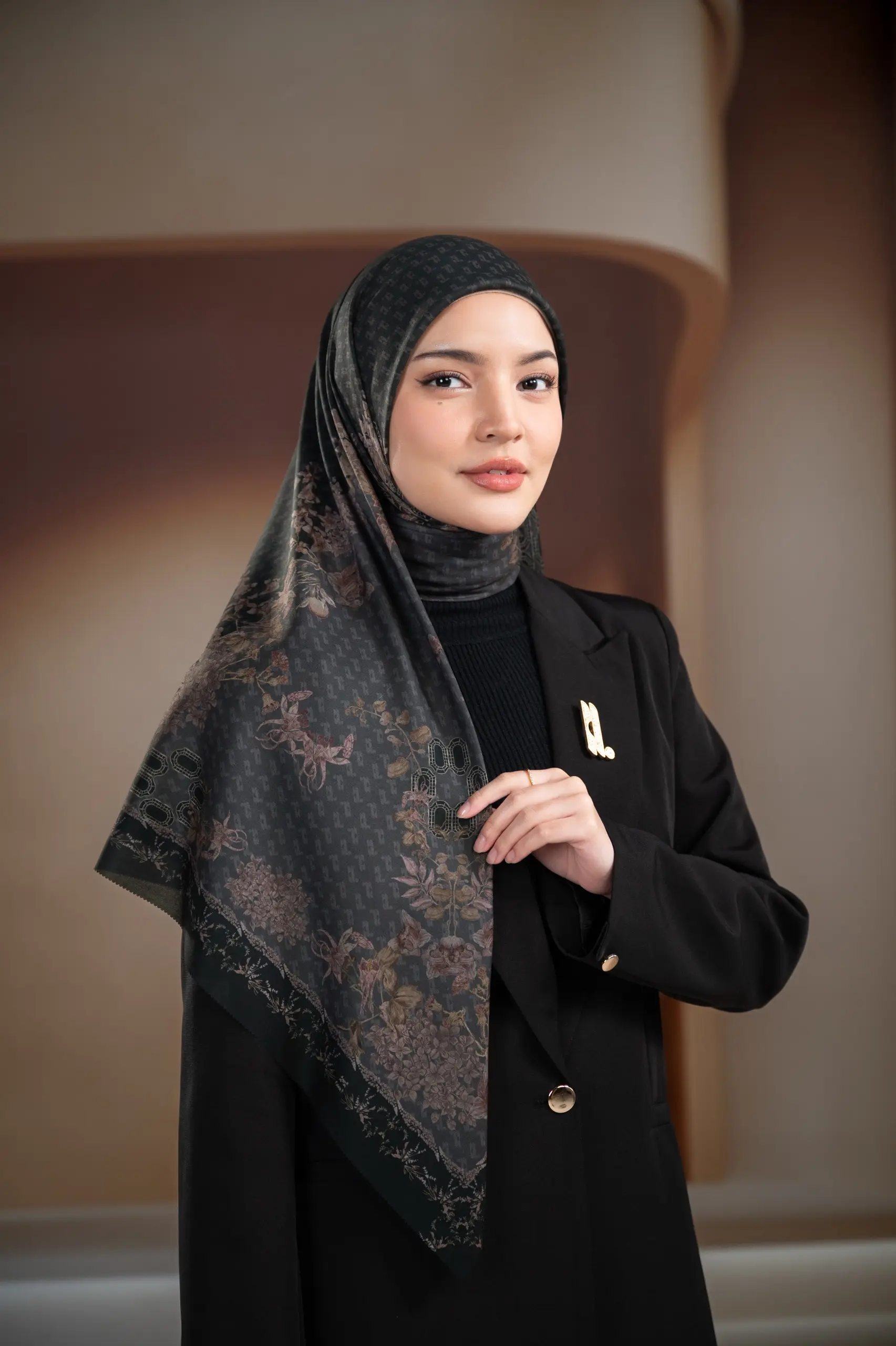SERASI SCARF BLACK