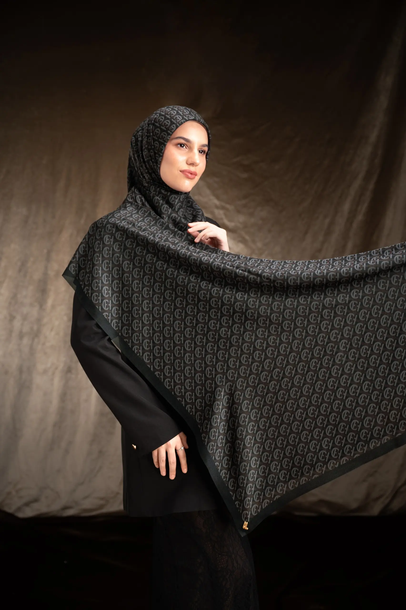 HLC SCARF COAL BLACK