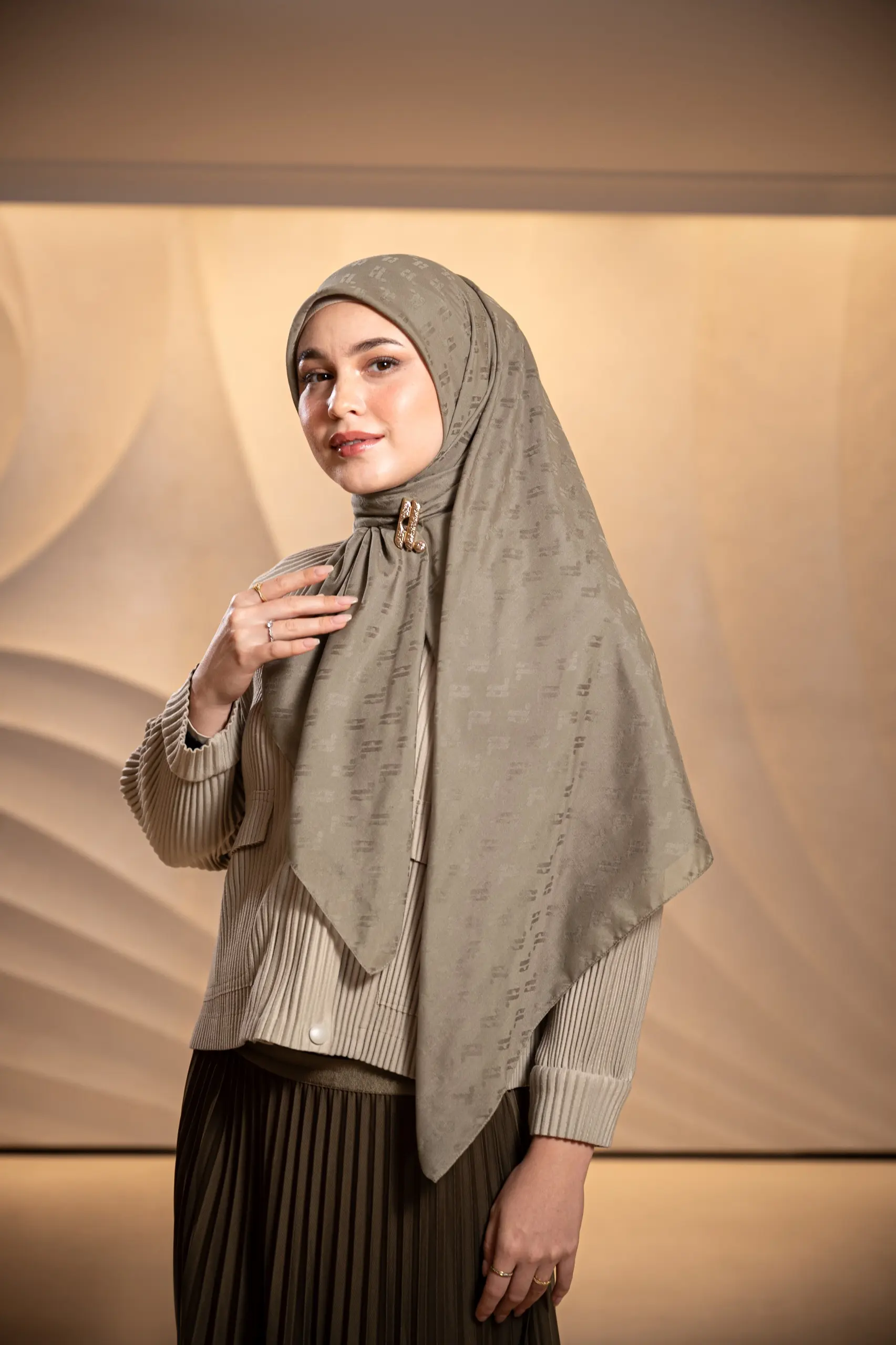 JACQUELLE SCARF WOOD