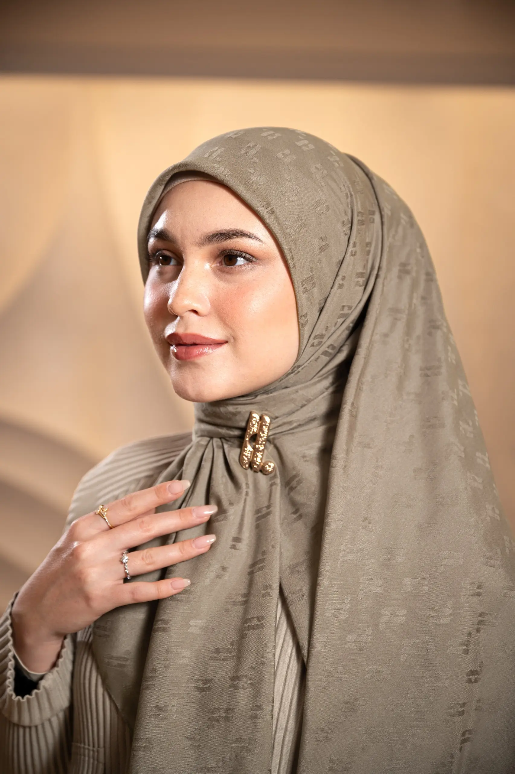 JACQUELLE SCARF WOOD