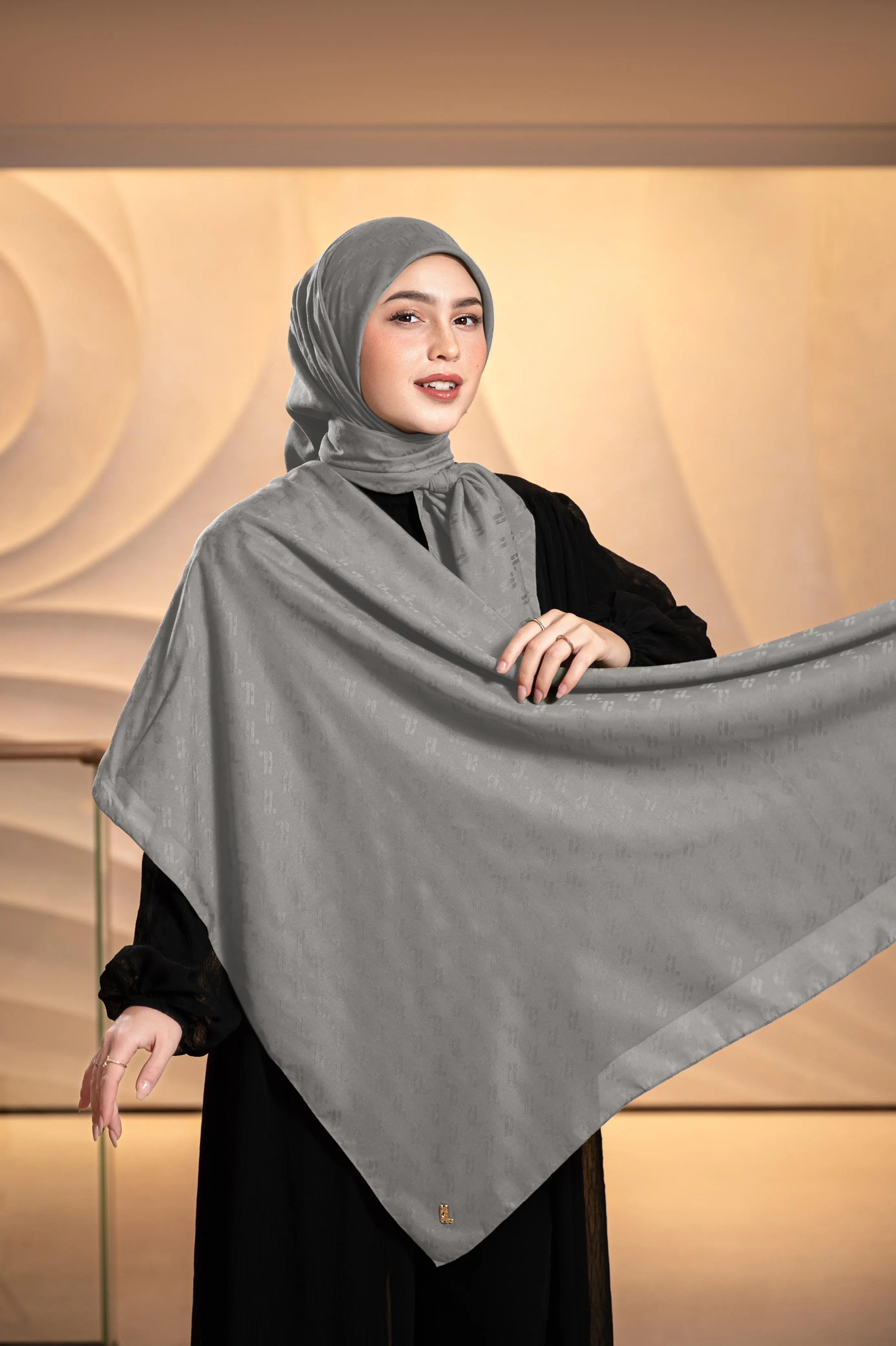 JACQUELLE SCARF GREY