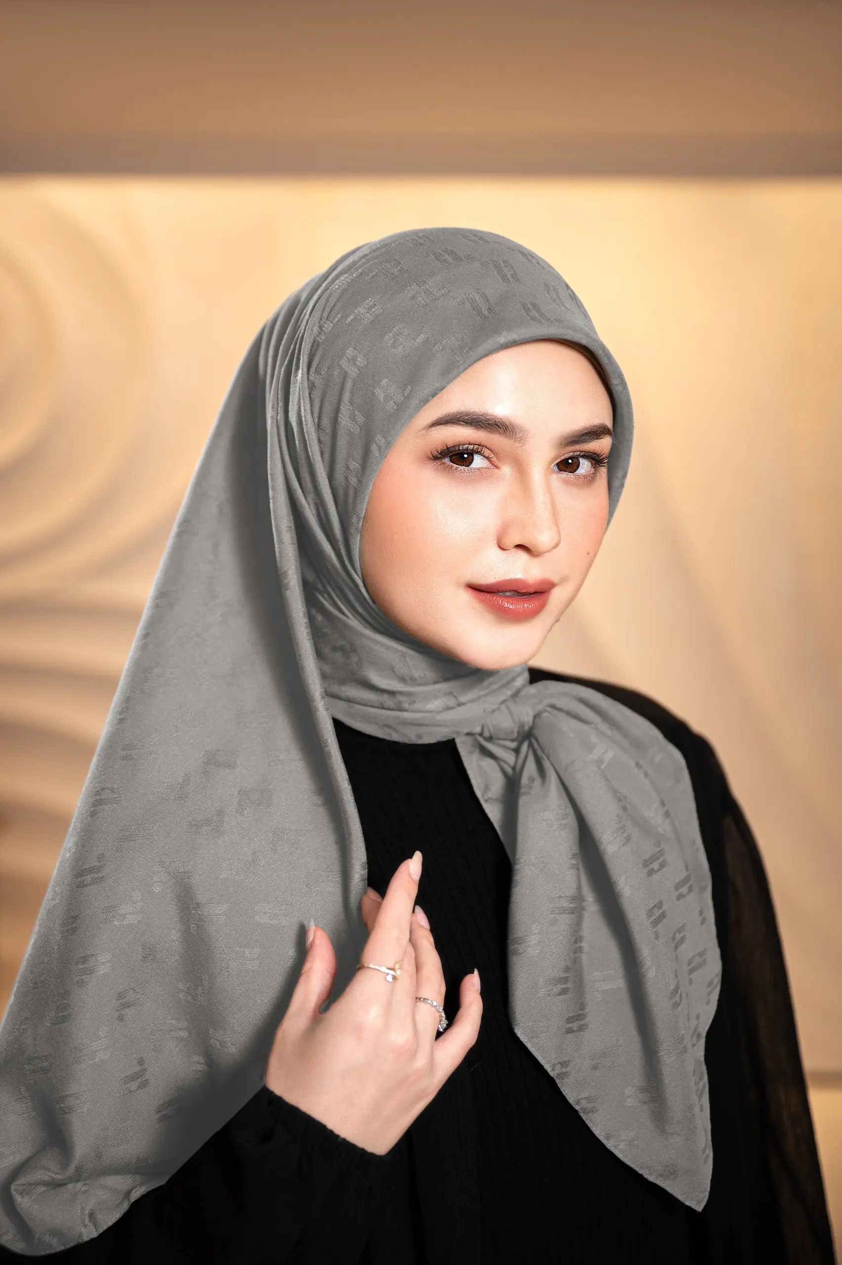 JACQUELLE SCARF GREY