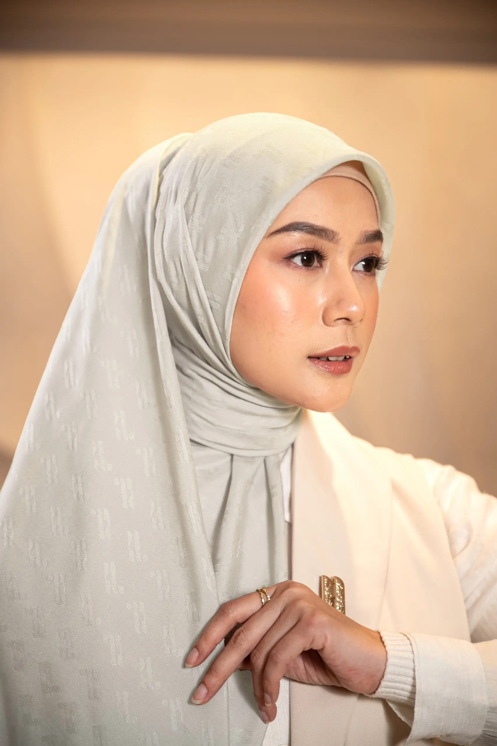 JACQUELLE SCARF IVORY