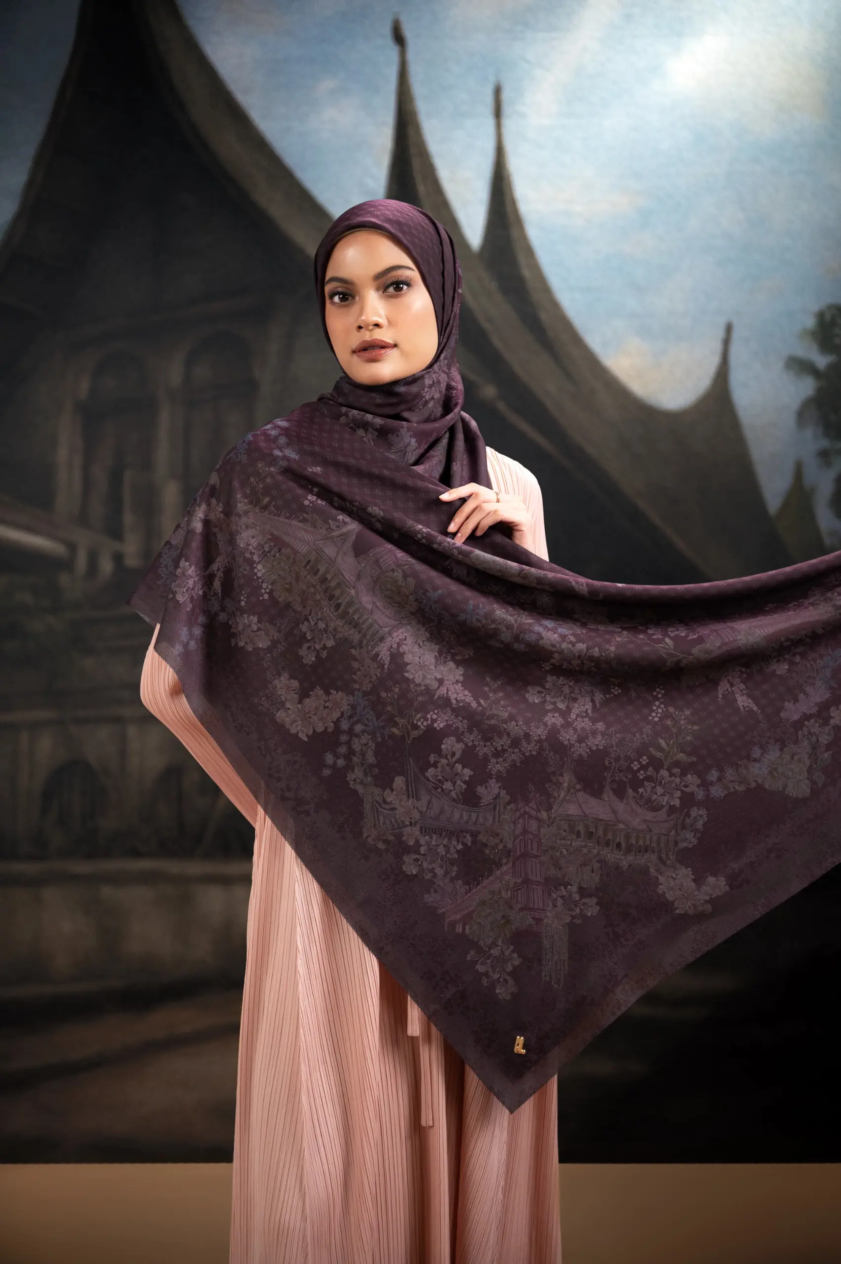 THE BEAUTY OF PADANG SCARF RUBY