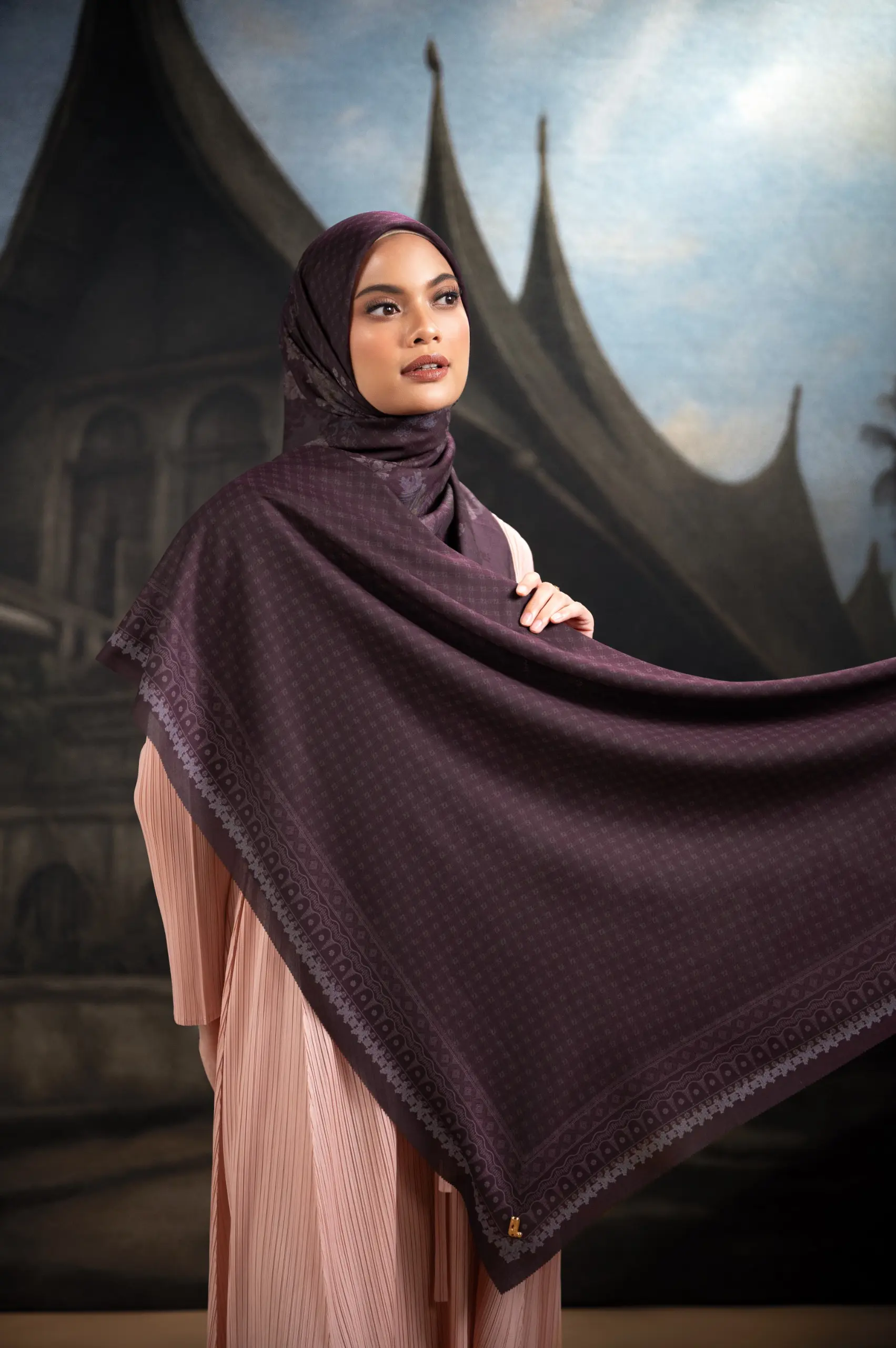 THE BEAUTY OF PADANG SCARF RUBY