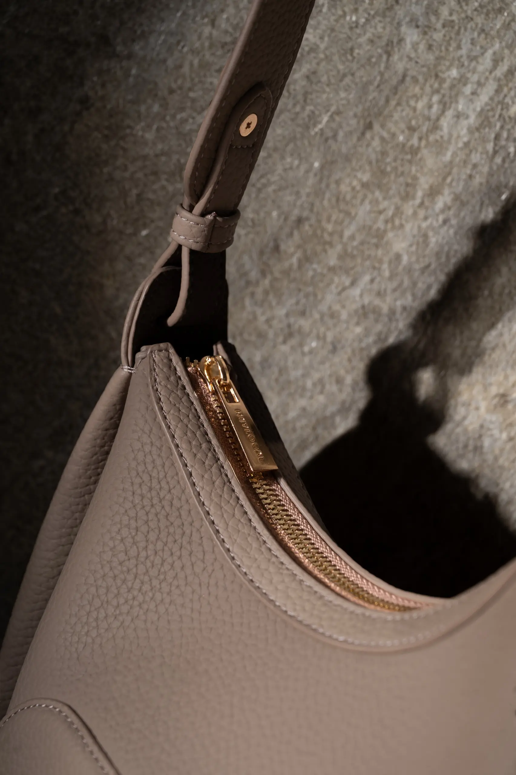 OLENA SHOULDER BAG TAUPE