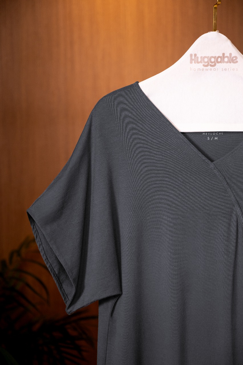 HUGGABLE ASYMMETRIC TOP STONE