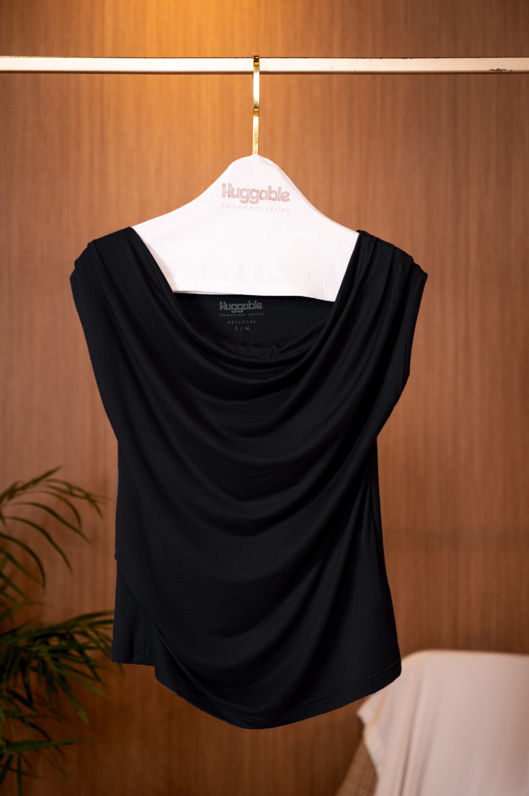 HUGGABLE DRAPERY TOP BLACK BEAUTY