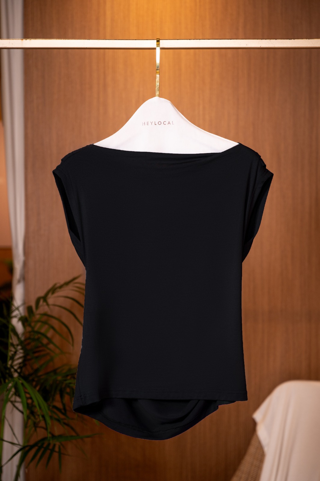 HUGGABLE DRAPERY TOP BLACK BEAUTY