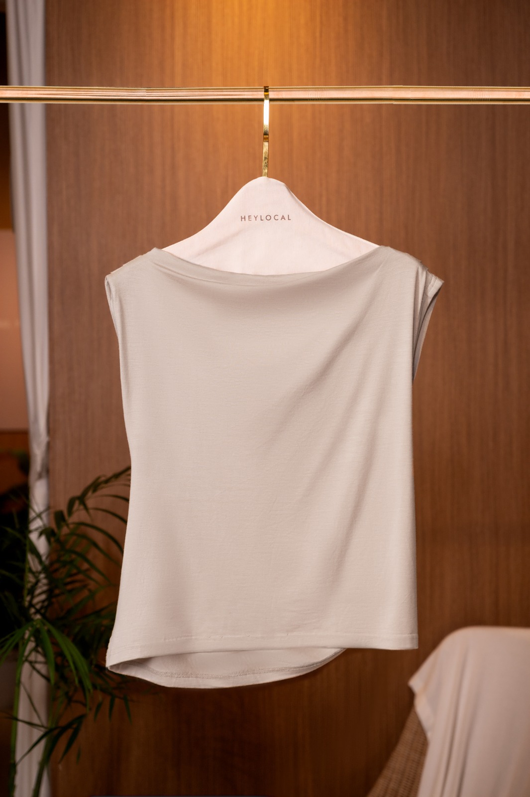 HUGGABLE DRAPERY TOP BONE